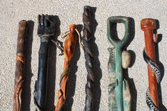 Six cannes sculptées et peintes d'Art populaire