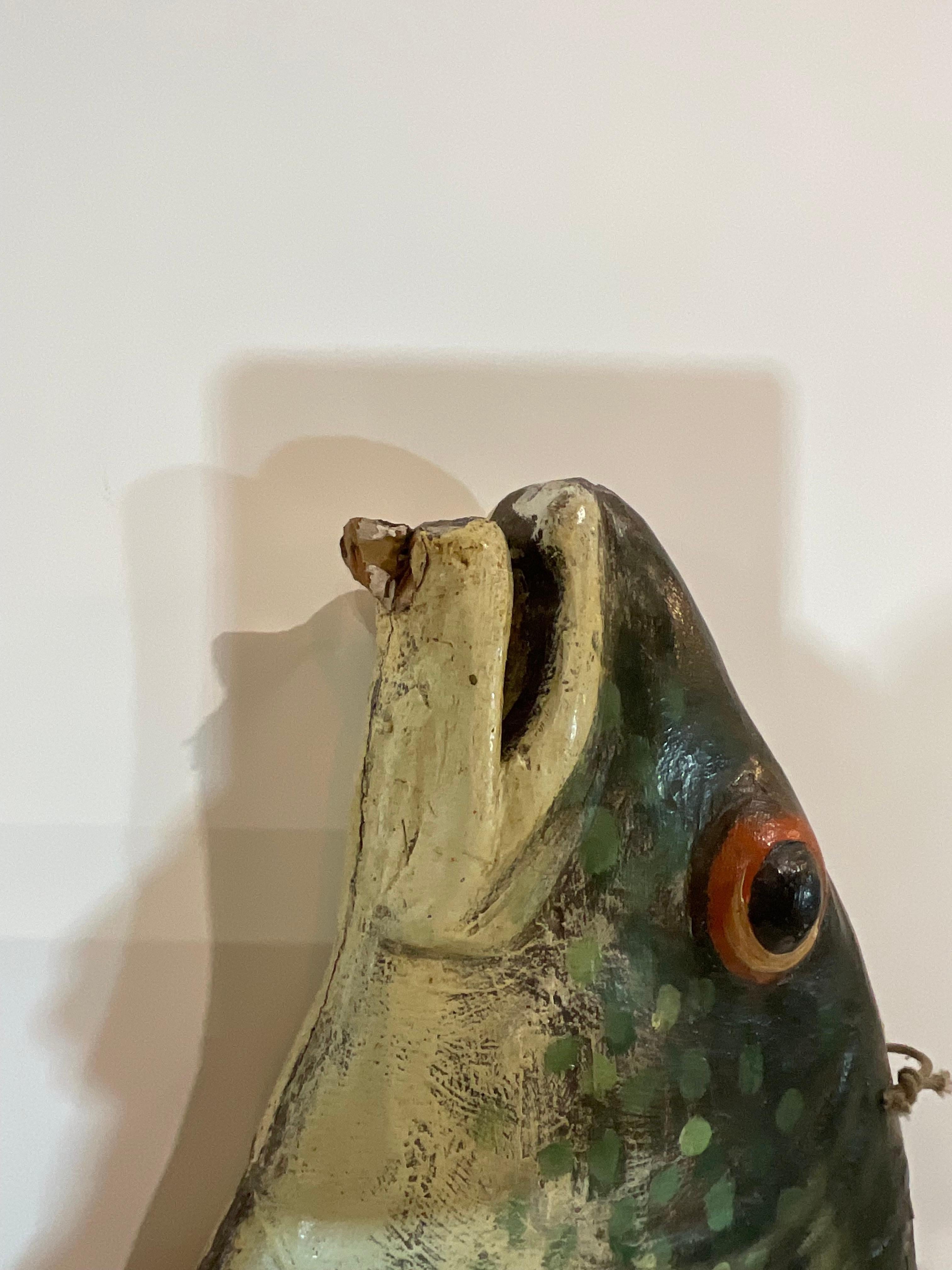 Pesce intagliato di sei piedi dall'Inghilterra in vendita 5