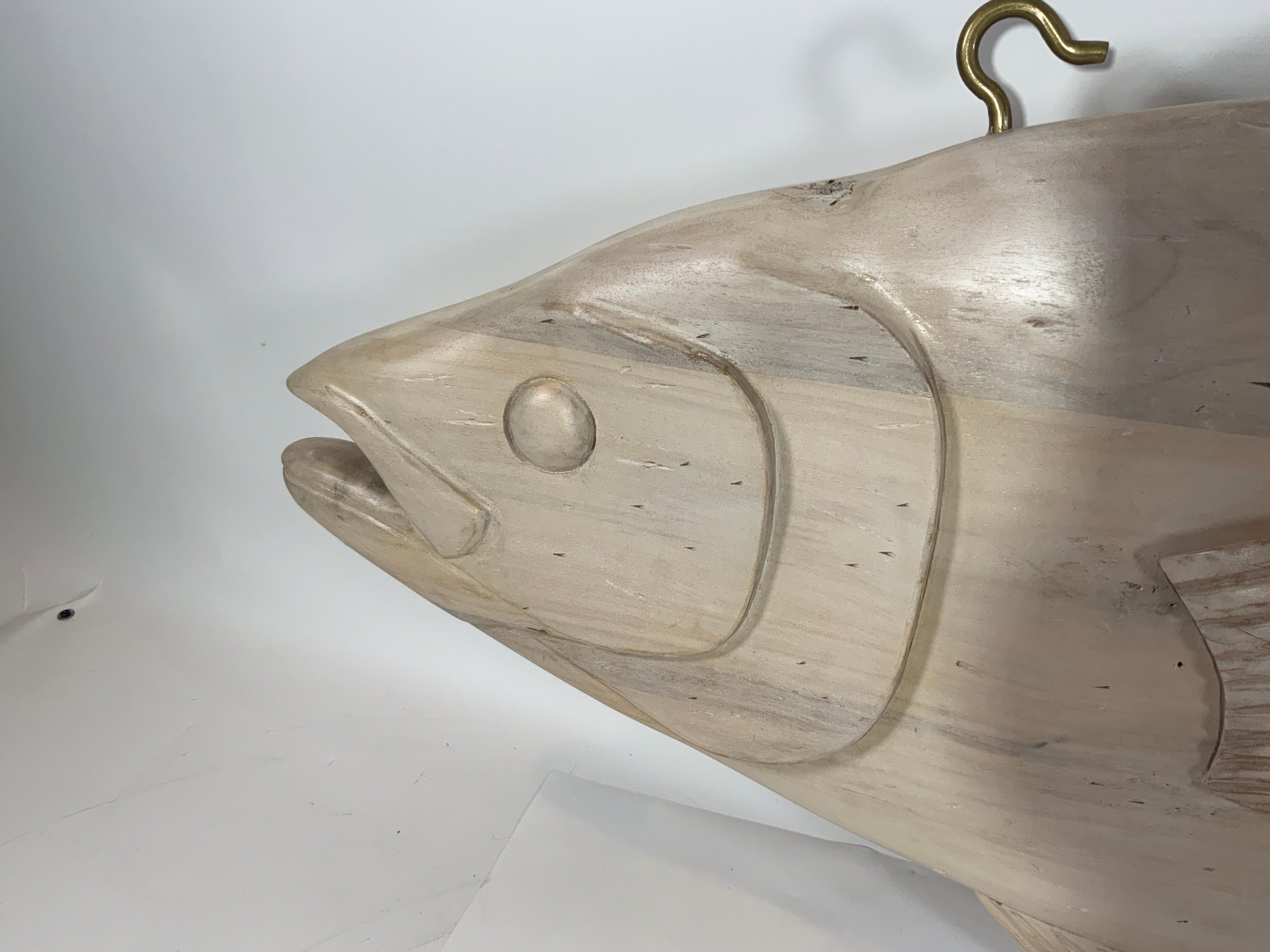 Sechs Fuß geschnitzter Tuna-Fisch aus Holz im Angebot 5