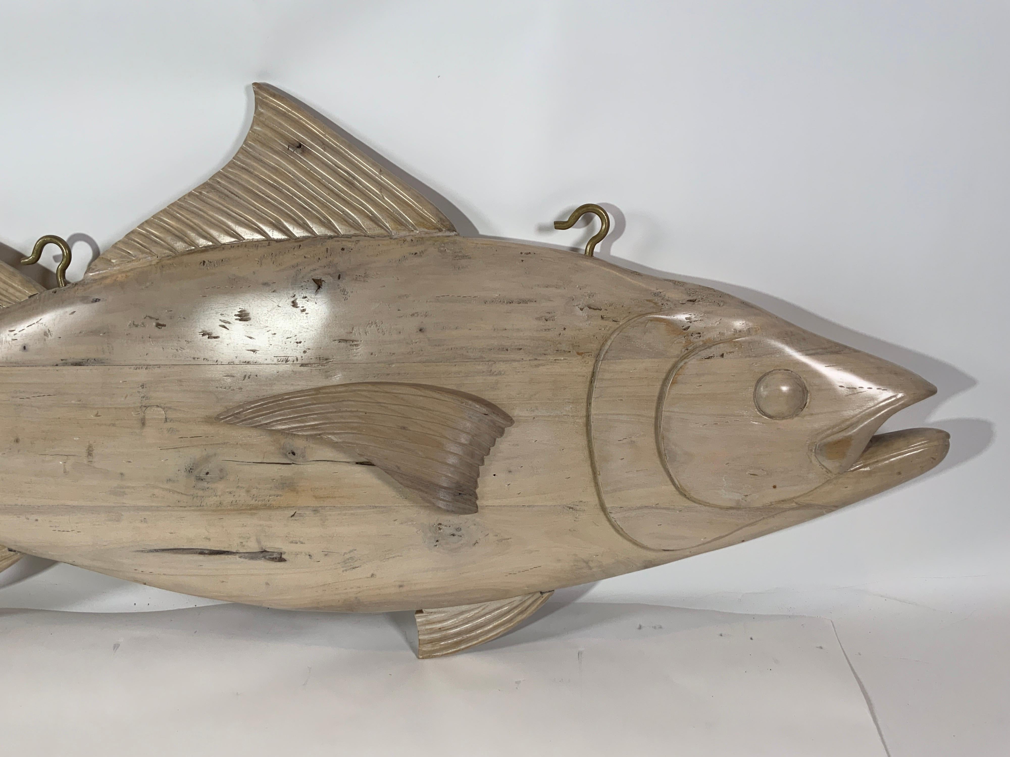 Sechs Fuß geschnitzter Tuna-Fisch aus Holz im Zustand „Hervorragend“ im Angebot in Norwell, MA