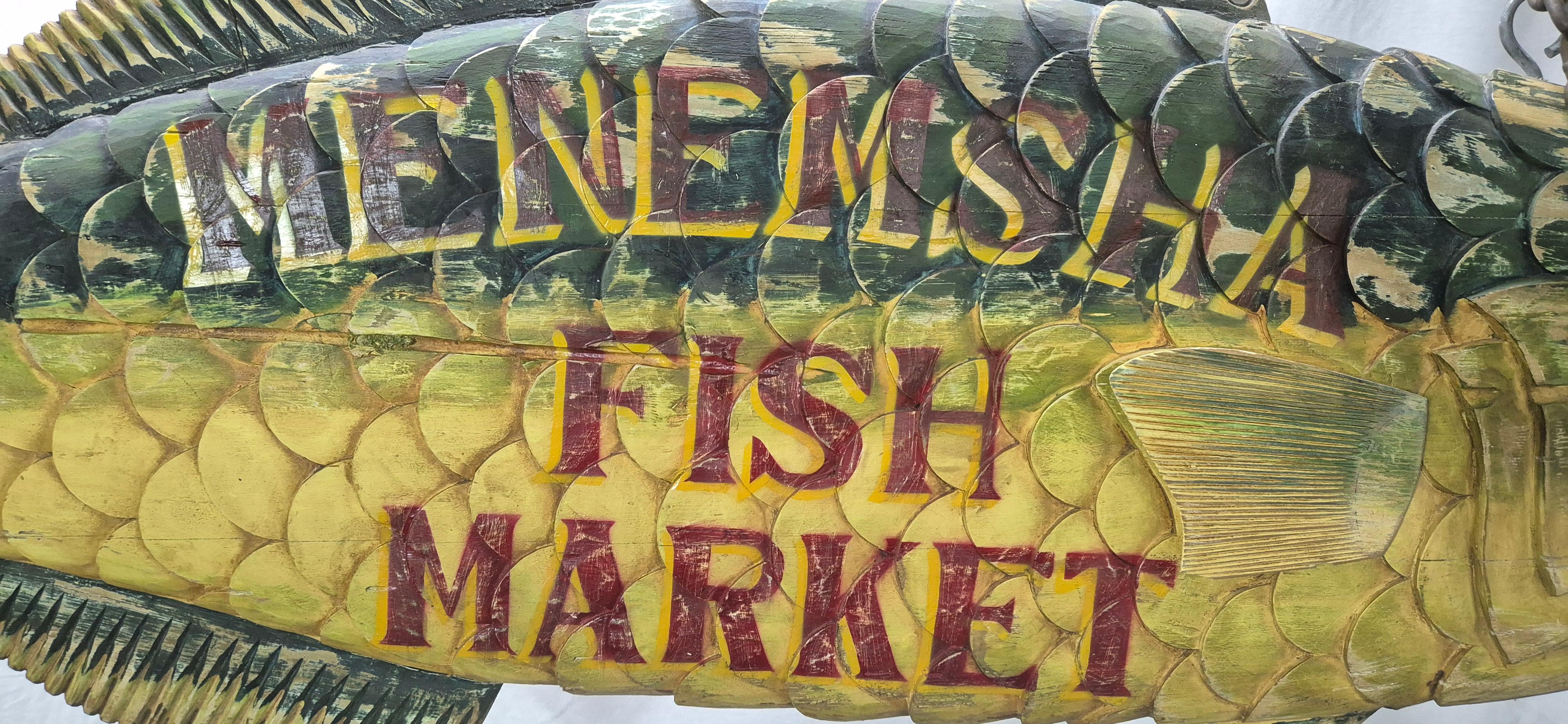 Cartel comercial de seis pies del mercado de pescado de Menemsha en Excelente estado para la venta en Norwell, MA