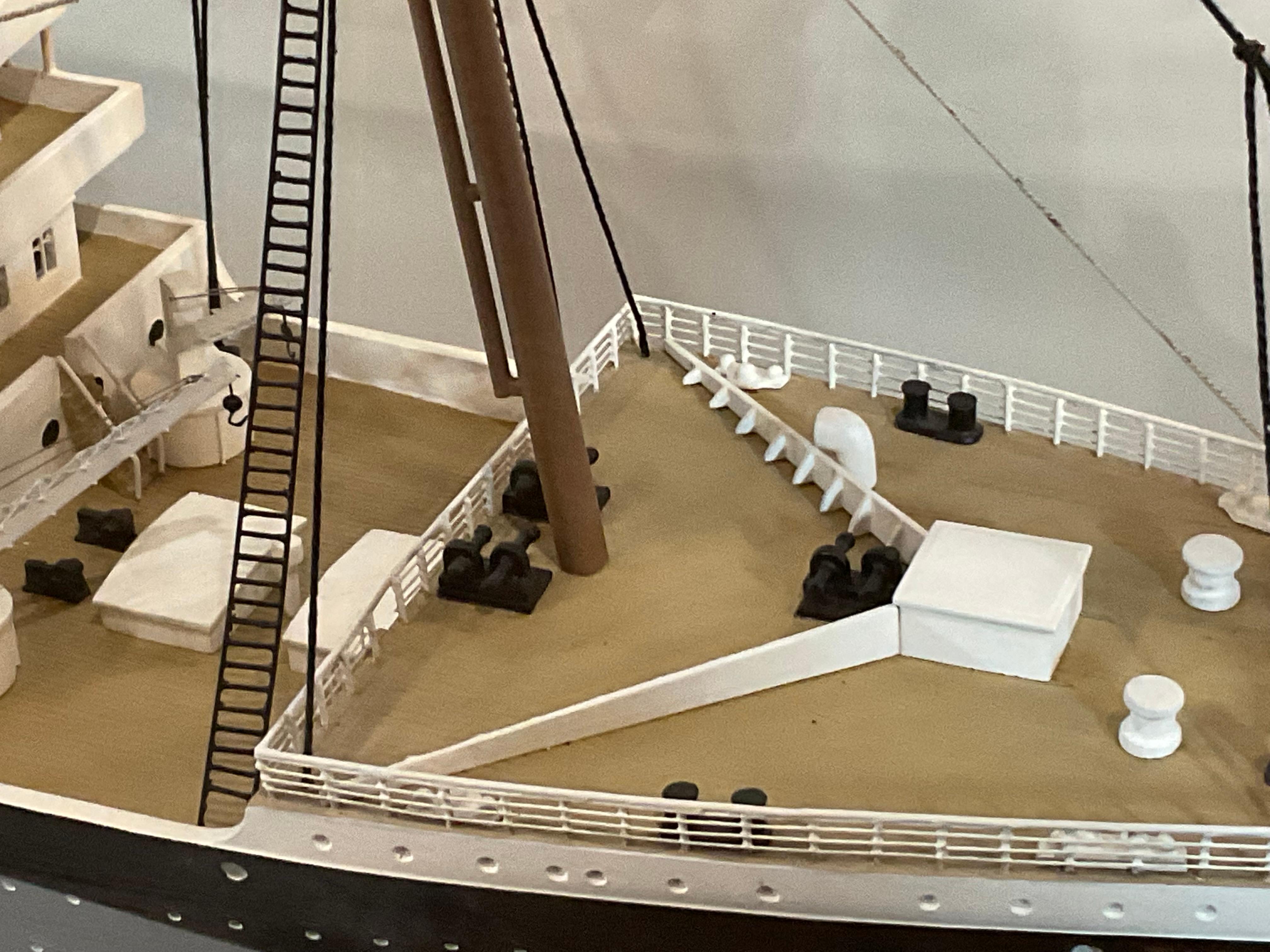 Legno Modello a sei piedi del Titanic in vendita