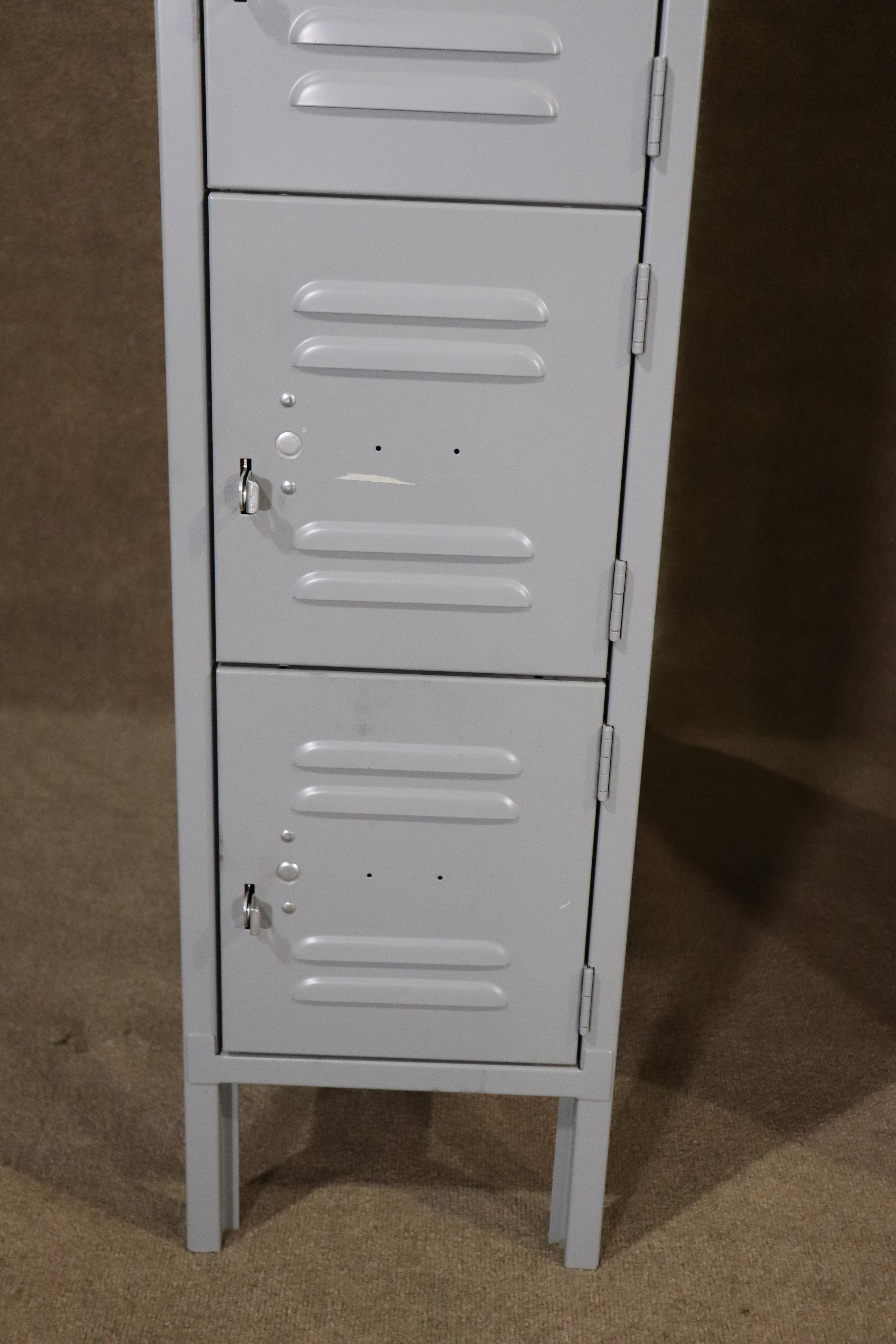 Metallo Armadietto scolastico Six Foot in vendita
