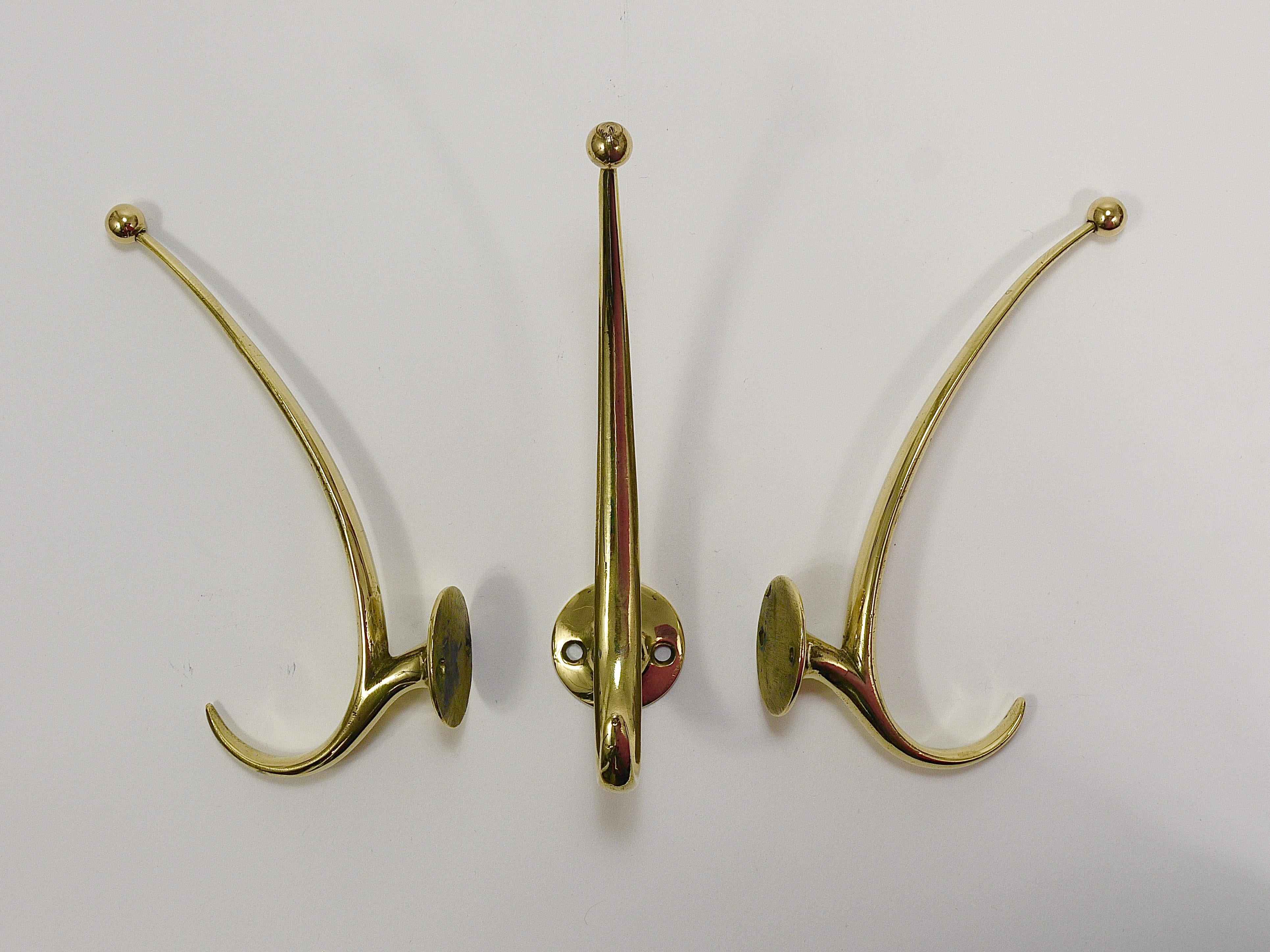 Six Franz Hagenauer Vienna Mid-Century Curved Brass Wall Coat Hooks, 1950s For Sale 4