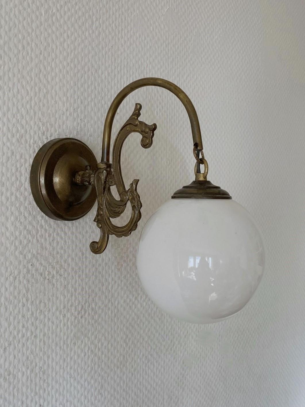 Six French Art Deco Brass Opaline Glass Wall Sconces, 1930s In Good Condition For Sale In Frankfurt am Main, DE