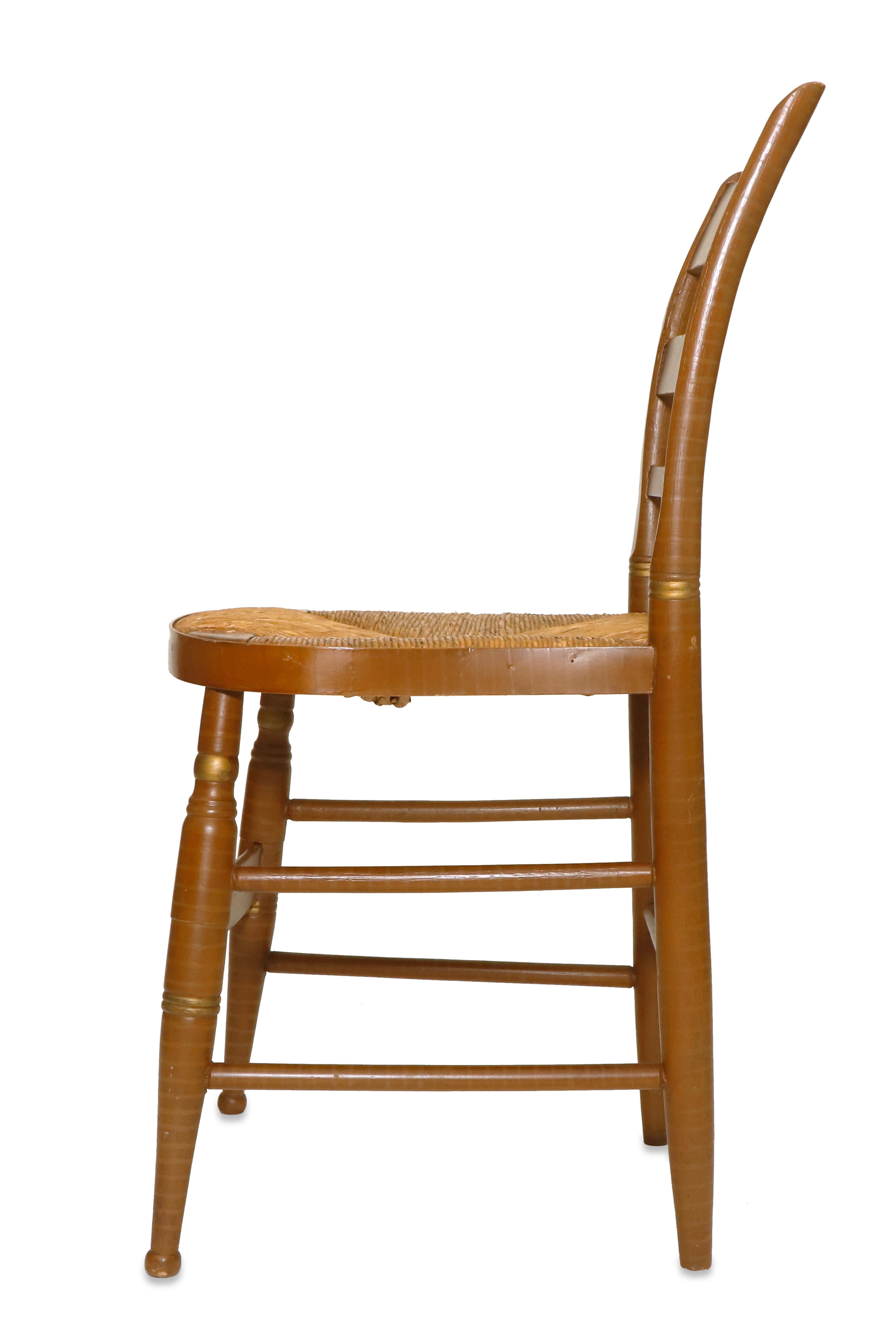 Sechs französische Stühle mit Sitz aus geflochtenem Stroh (Französisch) im Angebot