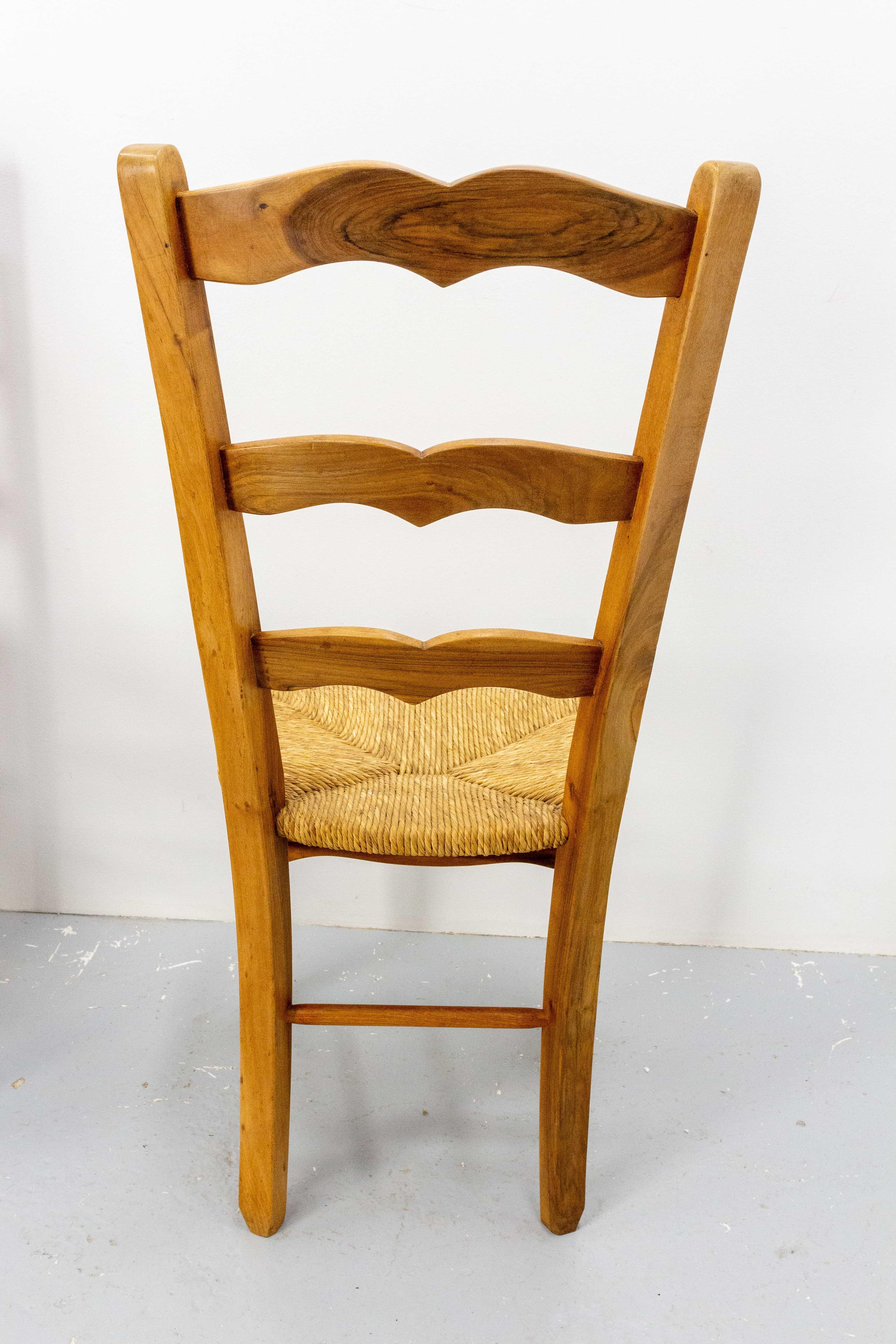 Six French Dining Chairs Oak Chairs Rush Seats Provincial Style, circa 1970 For Sale 4