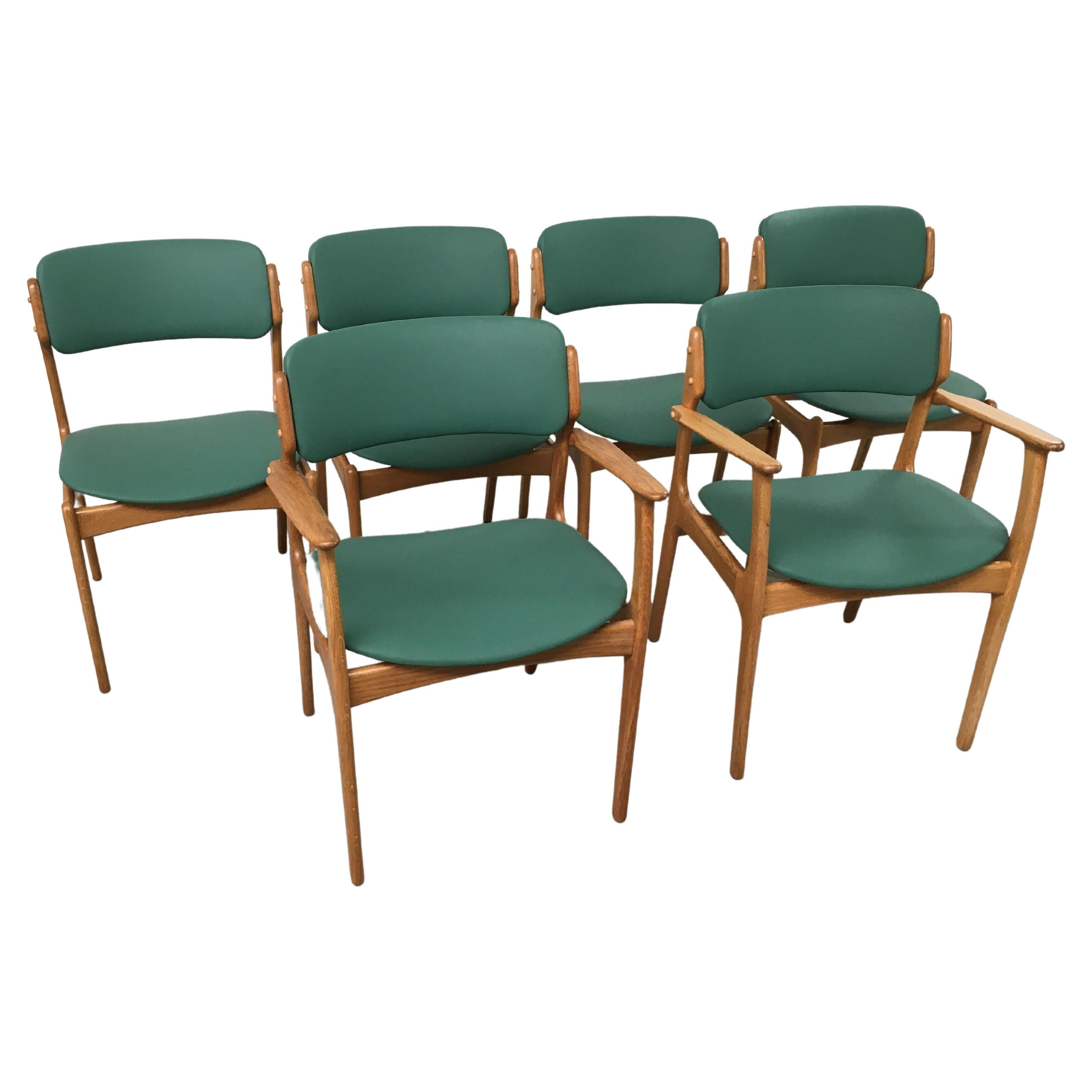 Six chaises de salle à manger danoises en chêne Erik Buch des années 1960 entièrement restaurées et rembourrées sur mesure