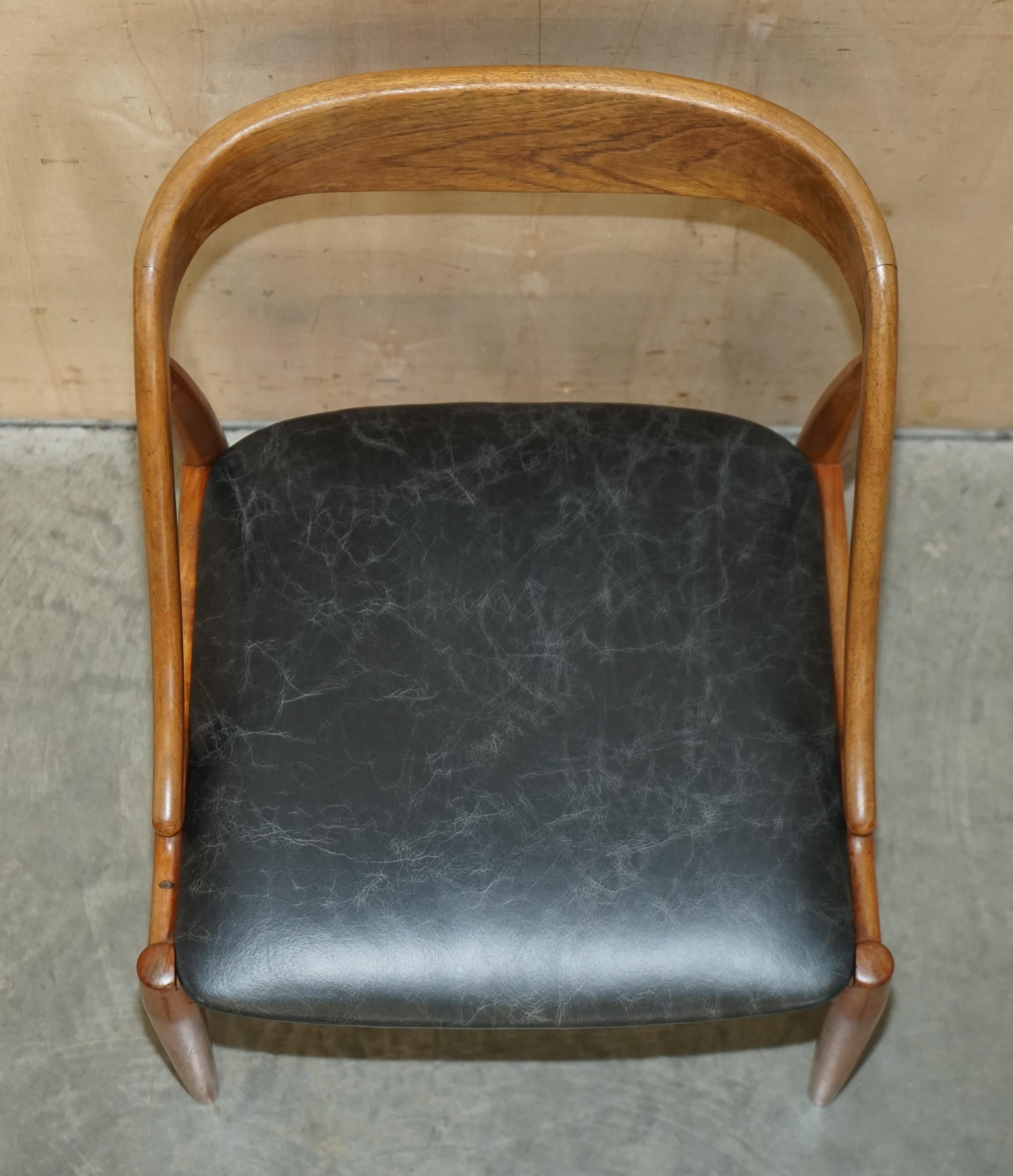 Six Fully Restored Johannes Andersen Model 16 Uldum Dining Chairs Black Leather For Sale 8