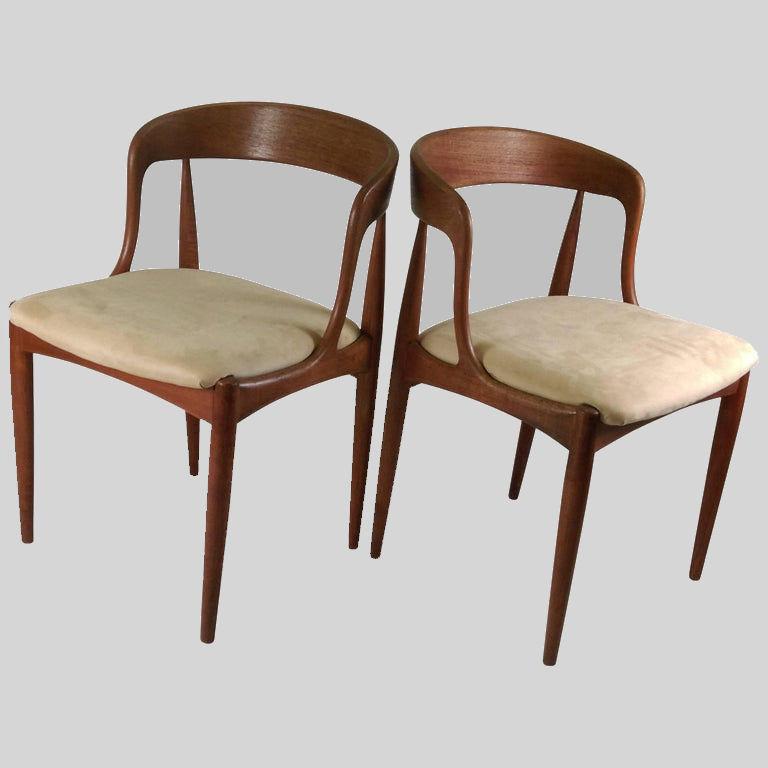 Six chaises de salle à manger en teck restaurées de Johannes Andersen, dont le rembourrage sur mesure est inclus en vente 1