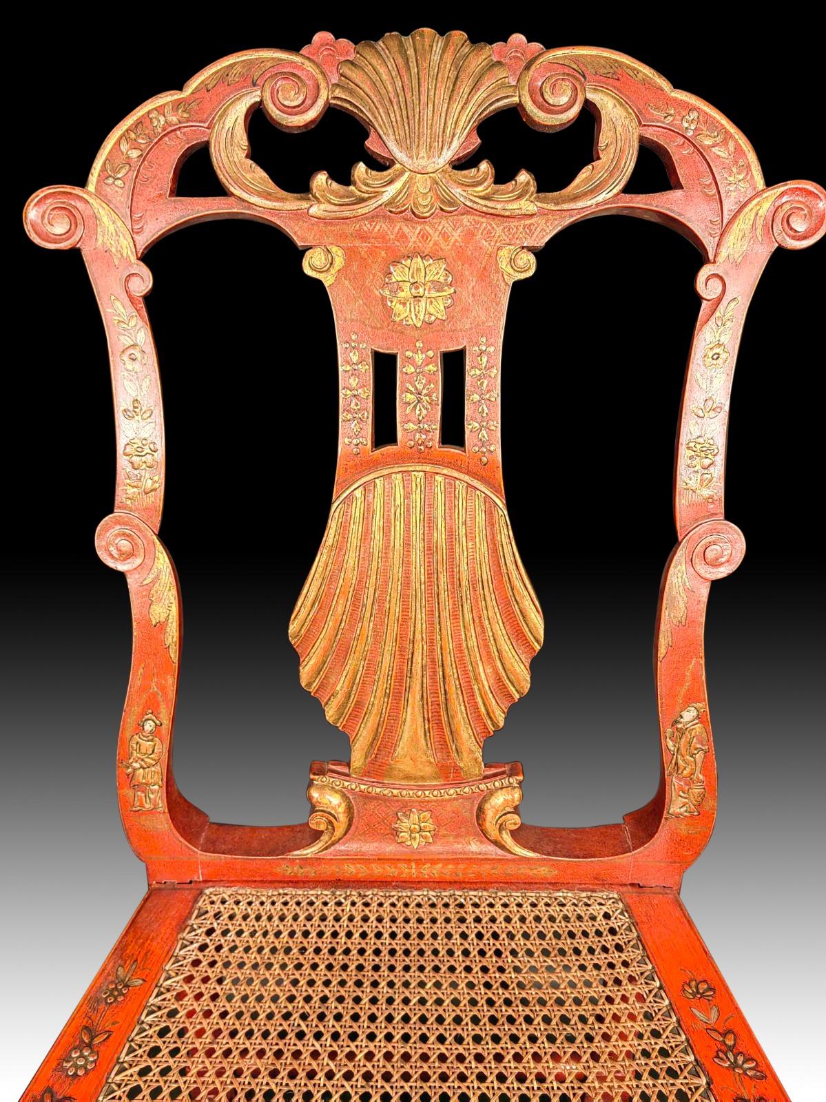 Anglais Six chaises d'appoint japonaises rouges et dorées de style George II du 19ème siècle en vente
