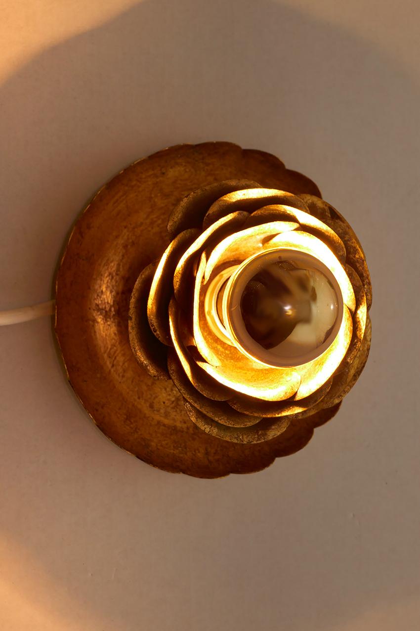 One of... very decorative gold-plated wall or ceiling light or flush mount by Banci Firenze.
Italy, 1950s-1960s
Lamp socket: One
 