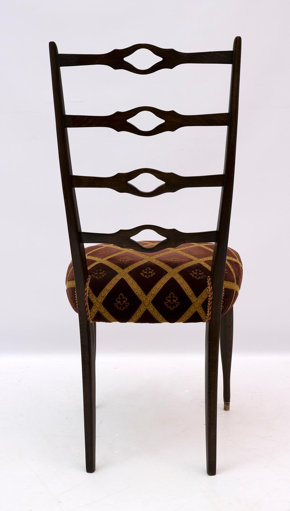 Six chaises de salle à manger italiennes en noyer de style mi-siècle moderne de Guglielmo Ulrich, années 1950 en vente 4