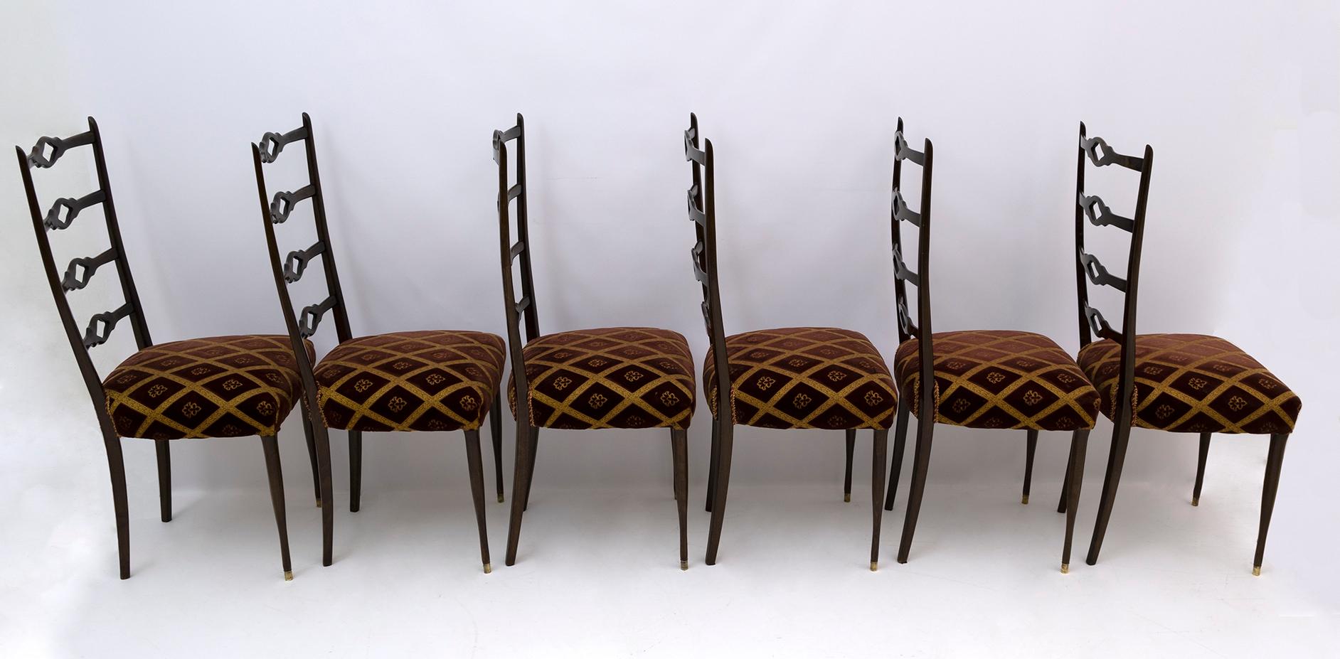 Mid-Century Modern Six chaises de salle à manger italiennes en noyer de style mi-siècle moderne de Guglielmo Ulrich, années 1950 en vente