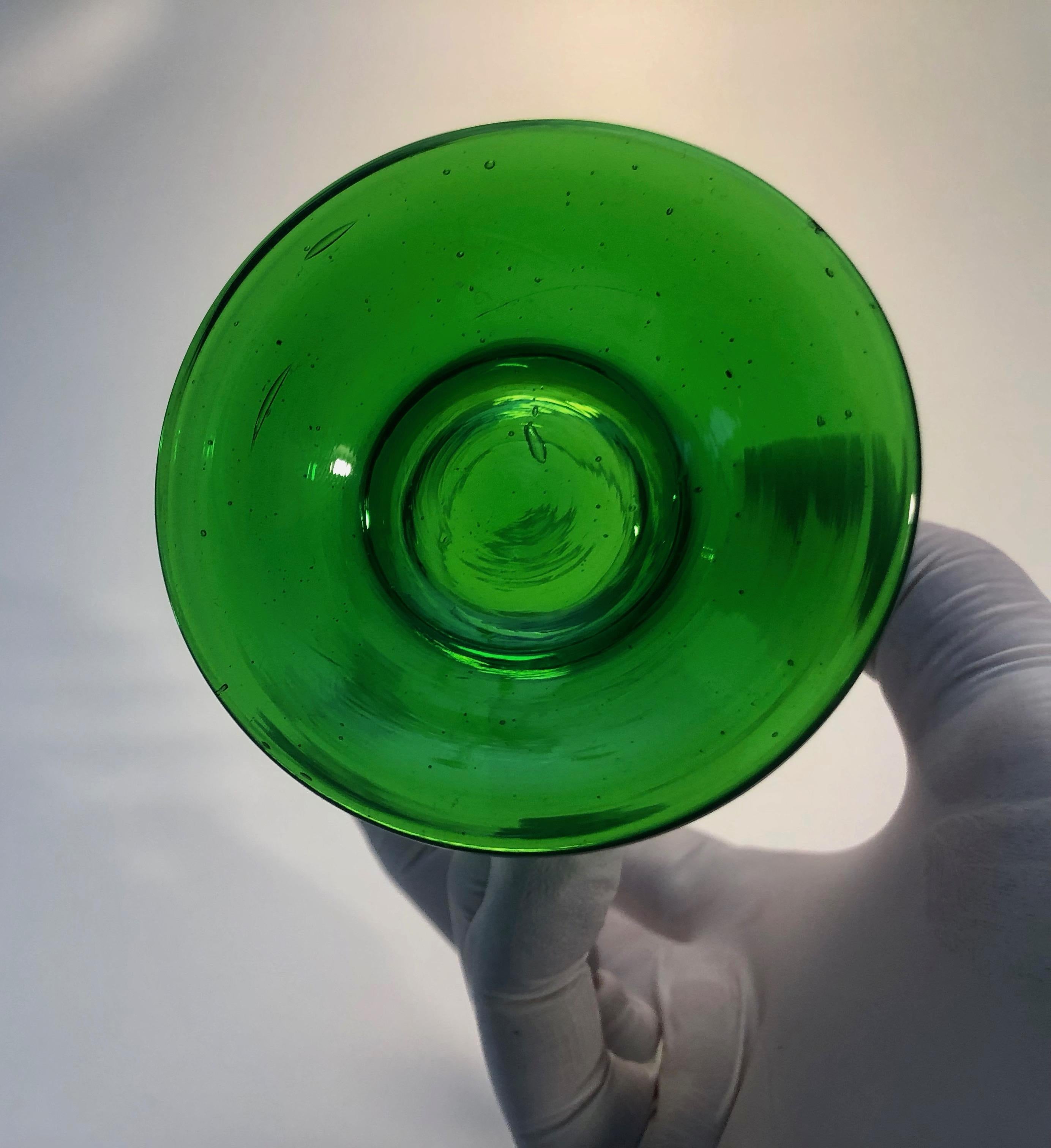Seis vasos de cerveza soplados a mano de Checoslovaquia, años 20 en venta 6