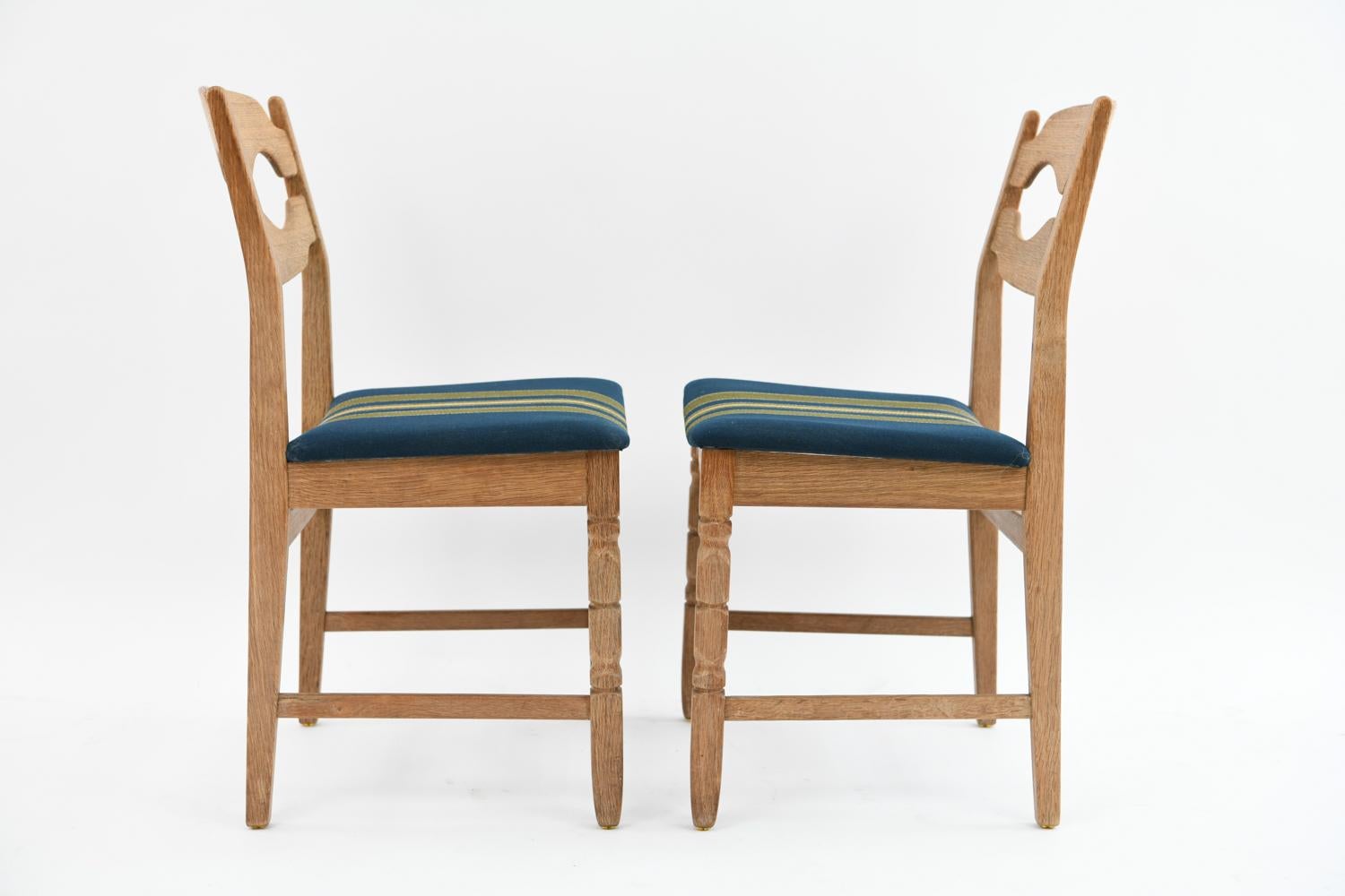 Six Henning Kjærnulf Model Razorblade Dining Chairs 3