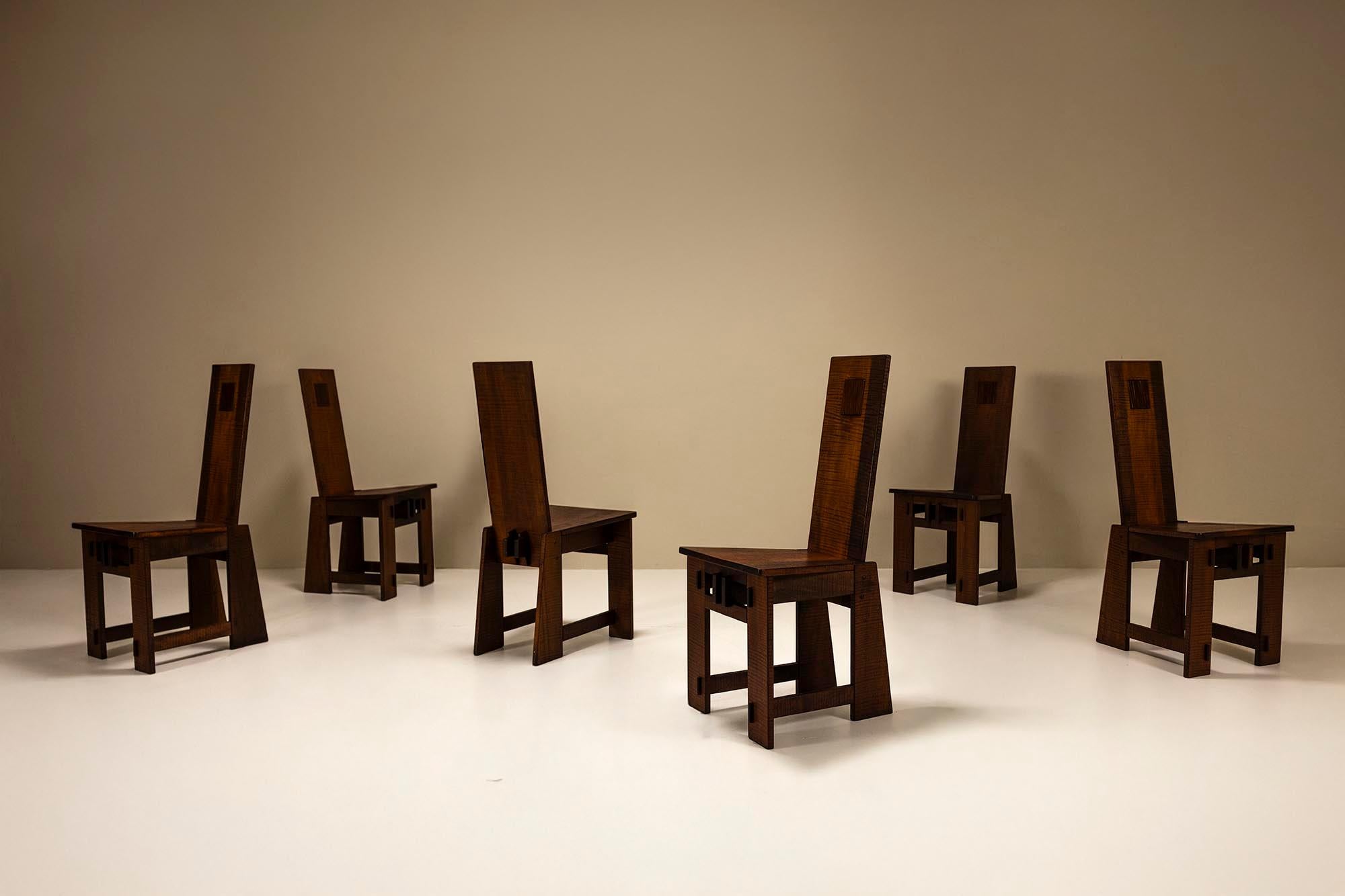 Seis sillas de comedor de respaldo alto al estilo de Giuseppe Rivadossi, Italia Italiano en venta