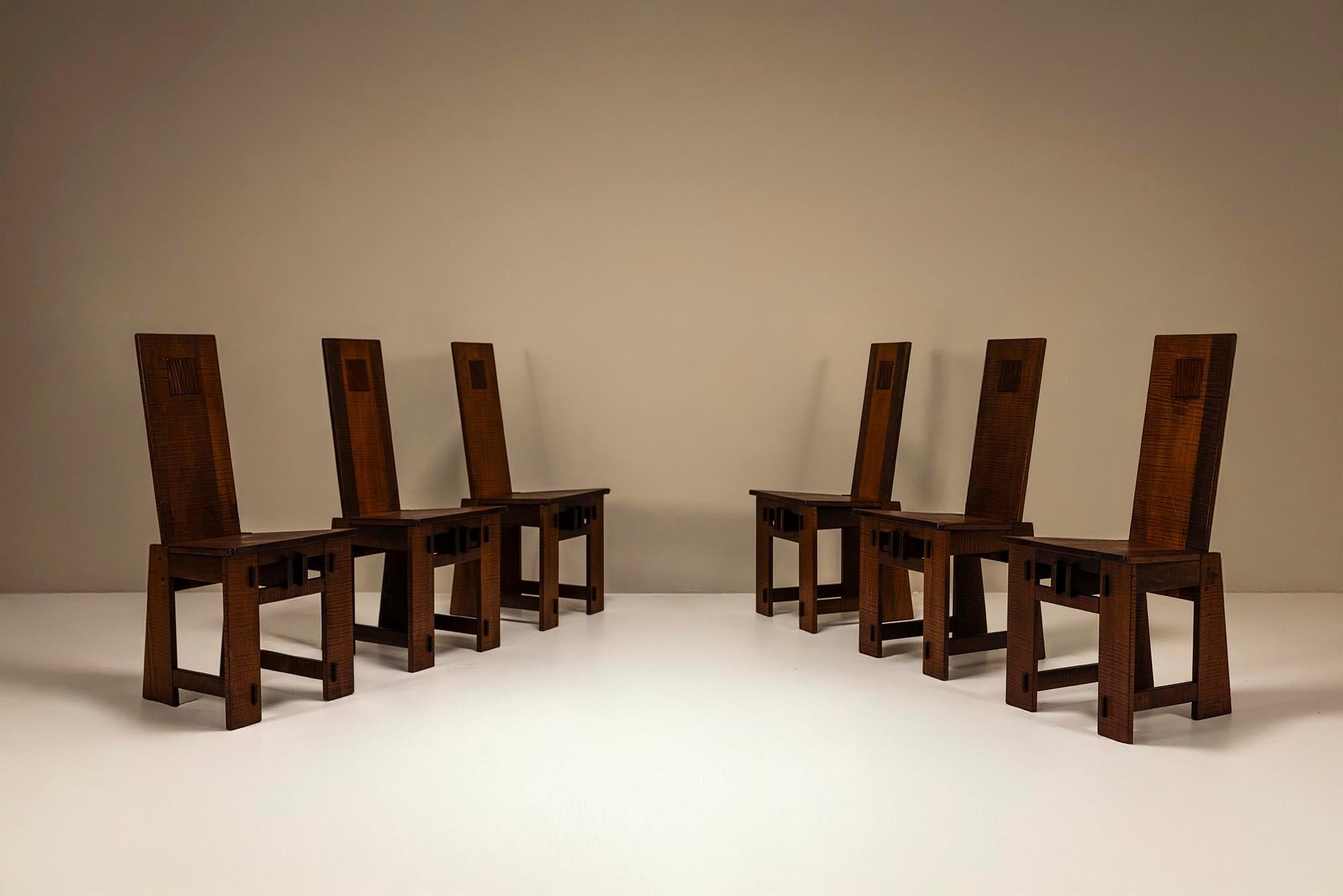 Seis sillas de comedor de respaldo alto al estilo de Giuseppe Rivadossi, Italia siglo XX en venta