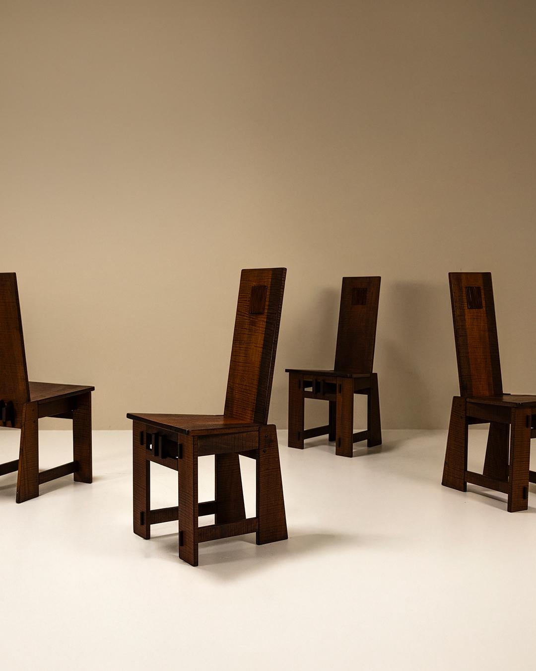 Seis sillas de comedor de respaldo alto al estilo de Giuseppe Rivadossi, Italia Madera en venta