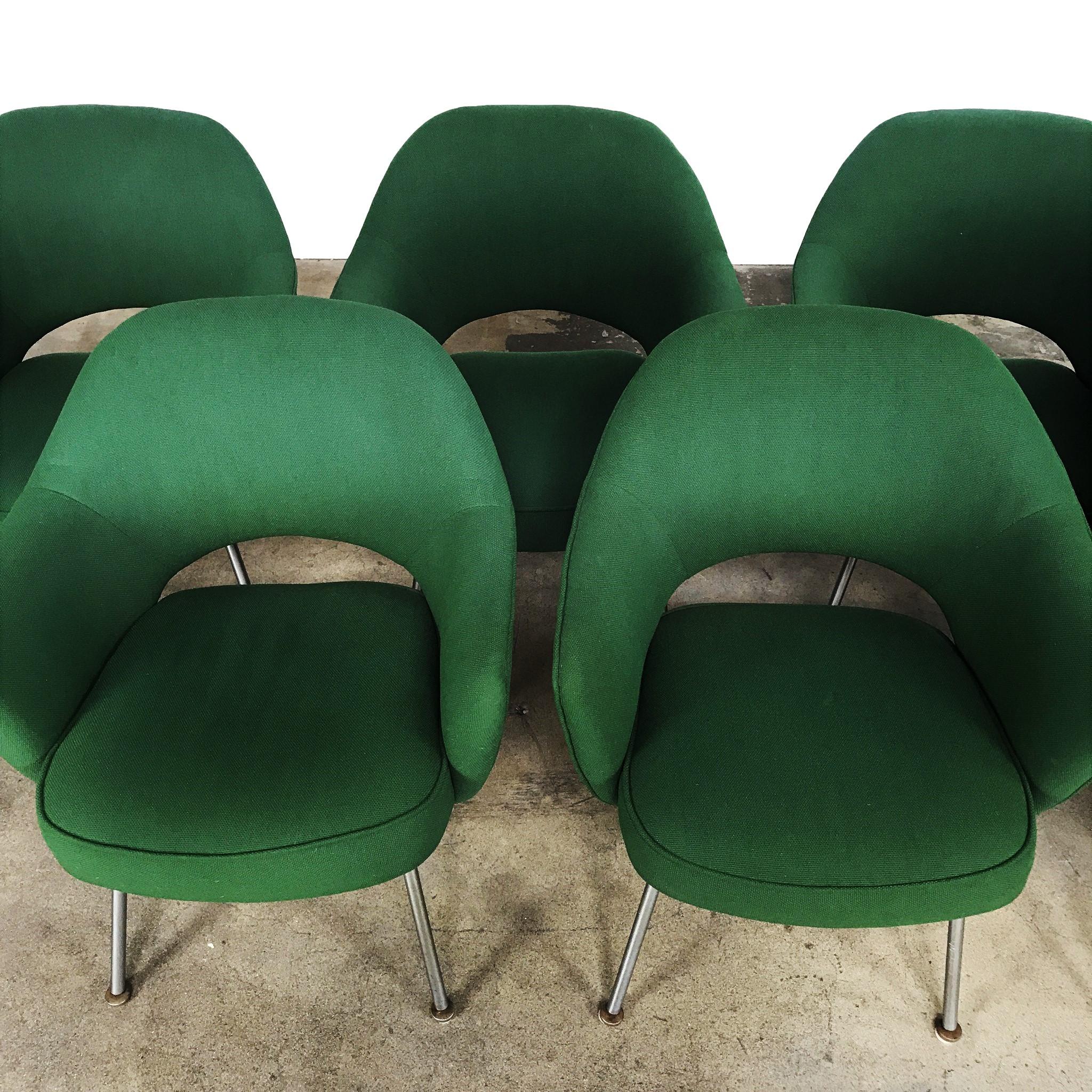 Six Iconic Saarinen Green Executive Chairs by Knoll In Good Condition In Dallas, TX