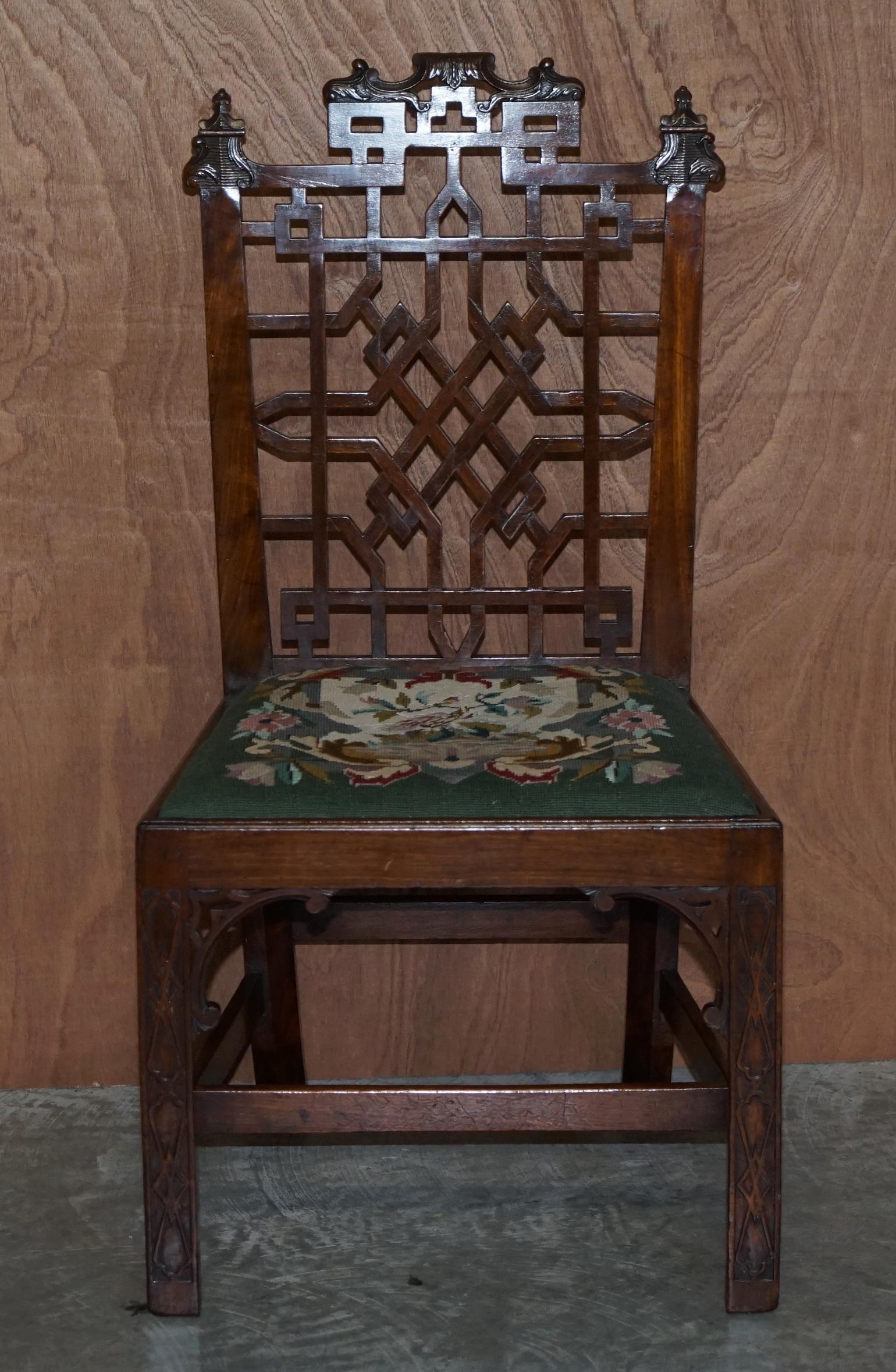 Six Imporatant George III 1760 Thomas Chippendale Chinese Pagoda Dining Chairs For Sale 10