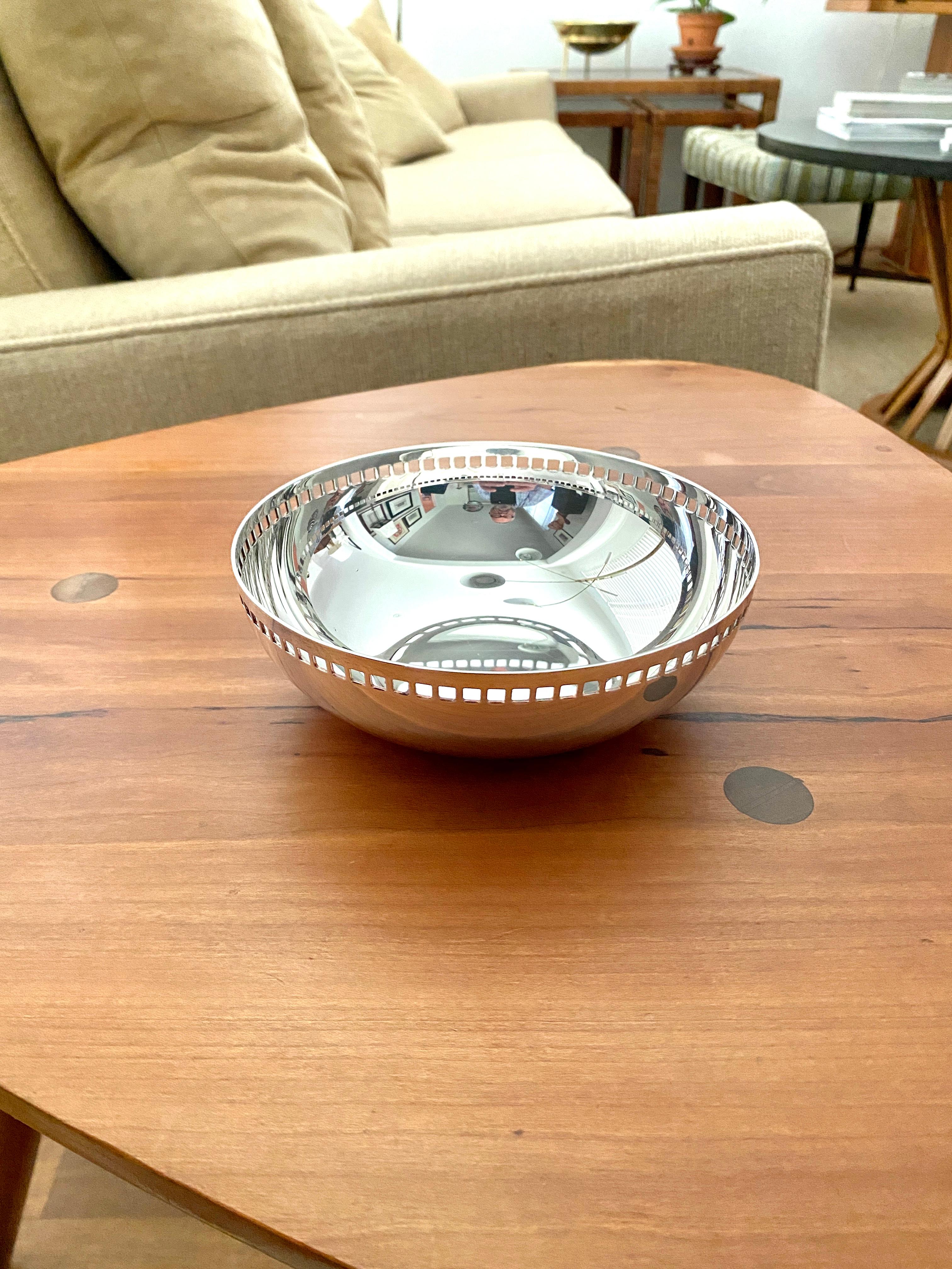 Six Inch Richard Meier Silver Plate Bowl with Grid, Swid Powell, Made in Italy 1