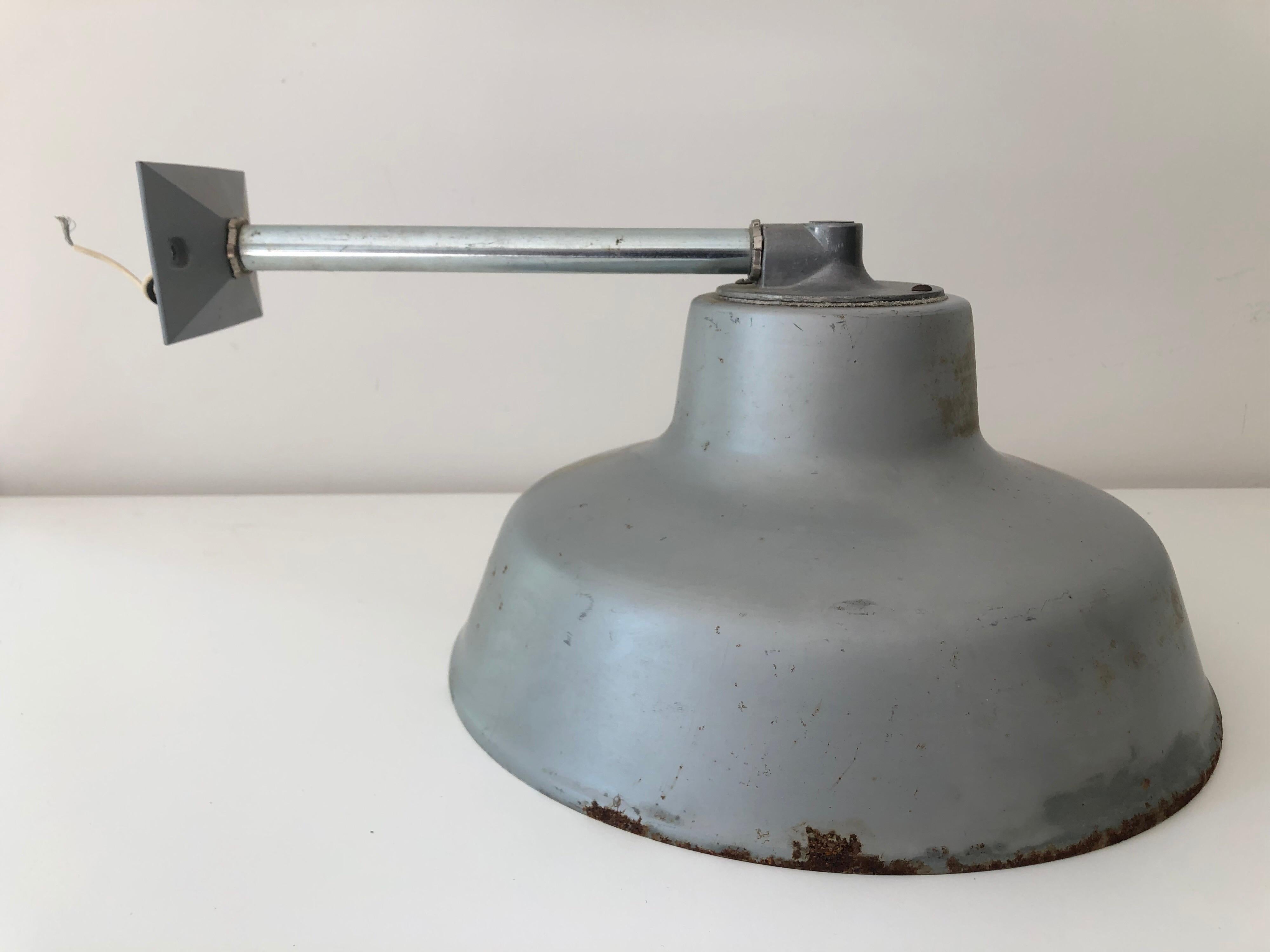 Six Industrial Steel Wall Lights In Good Condition In Stockton, NJ