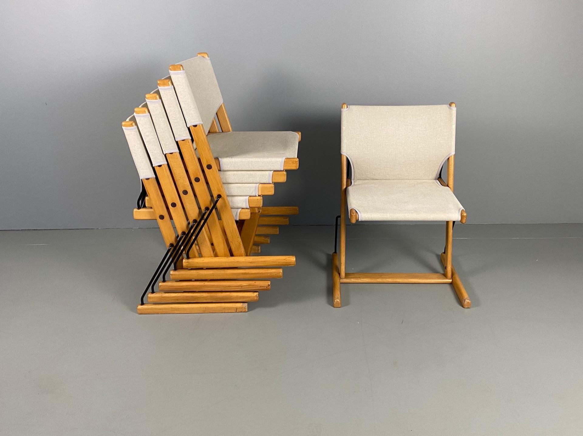Six chaises italiennes « Nina & Santamaria » conçues par le designer Piero De Martini pour Cassina en vente 1