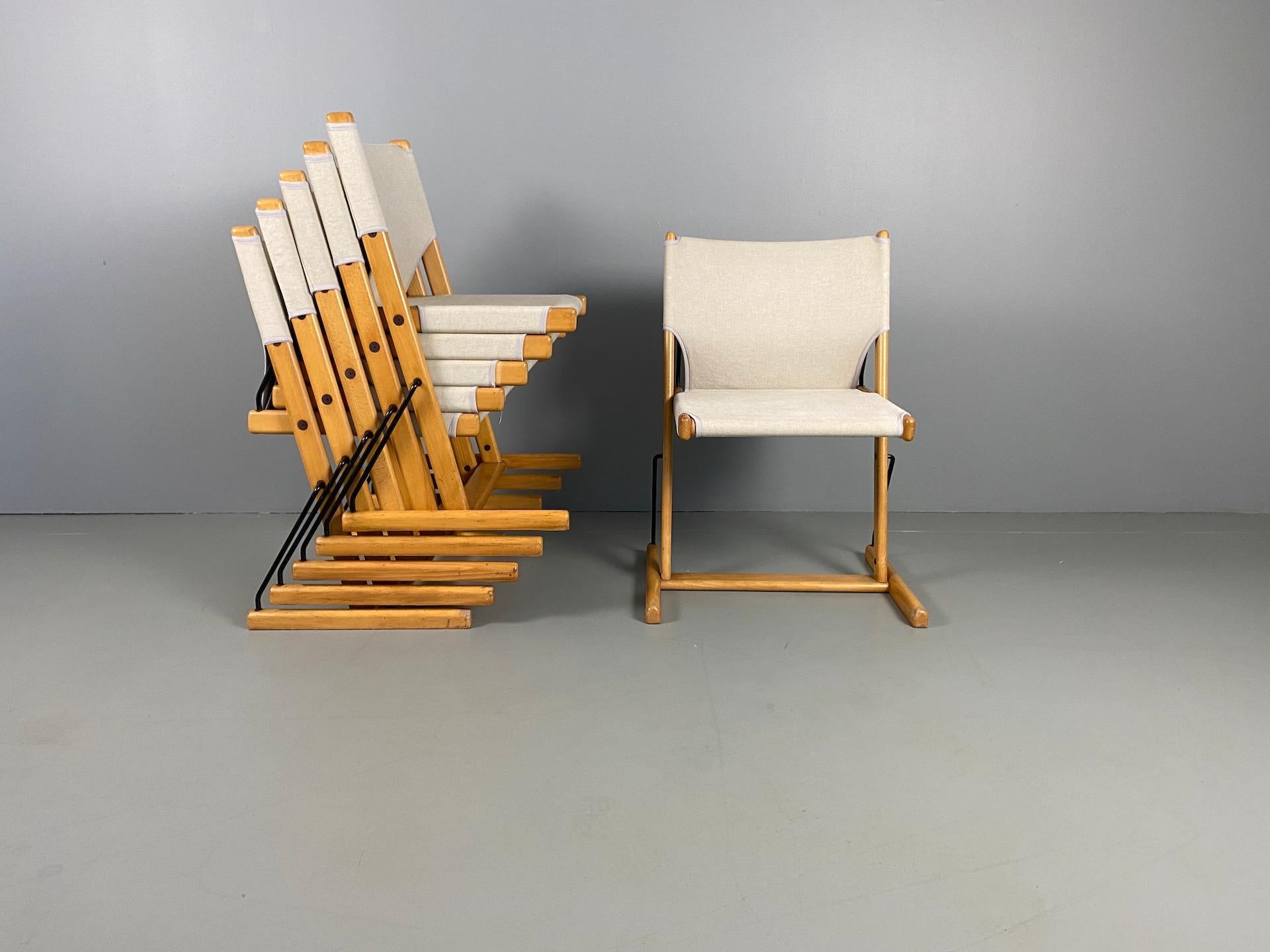 Six chaises italiennes « Nina & Santamaria » conçues par le designer Piero De Martini pour Cassina en vente 2