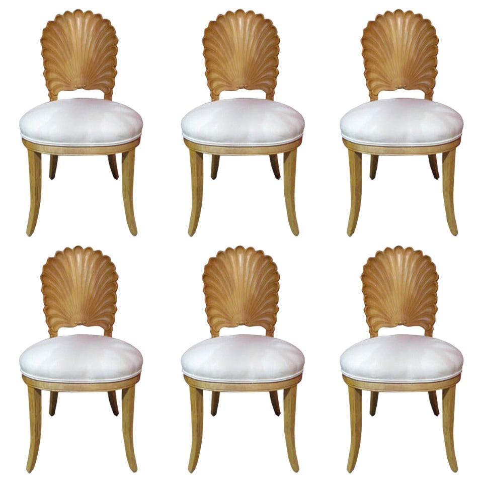 Six chaises de salle à manger italiennes décoratives vénitiennes à dossier en forme de coquille