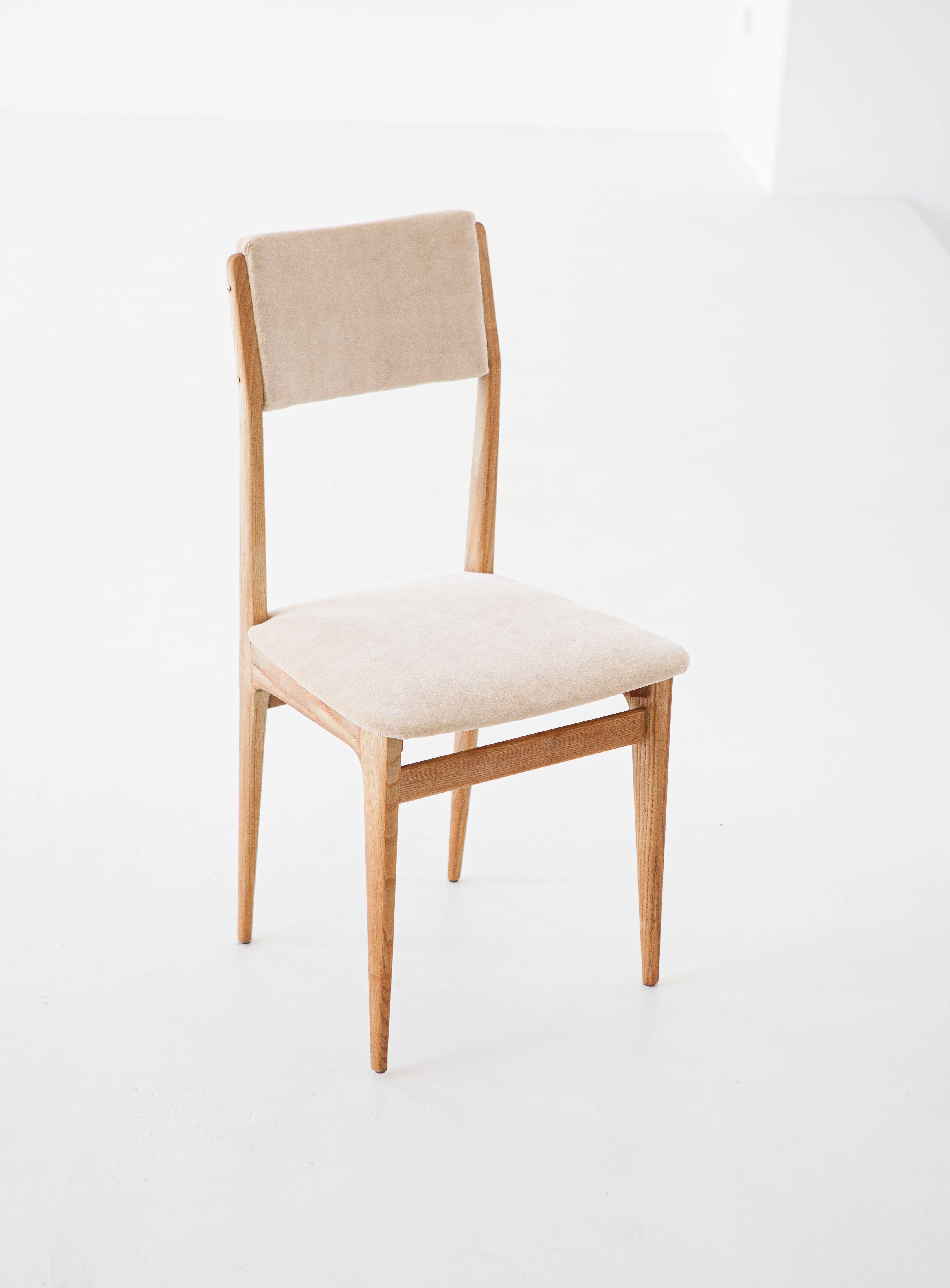 Mid-20th Century Six Italian Dining Chairs in Oak and Sand Velvet, 1950s