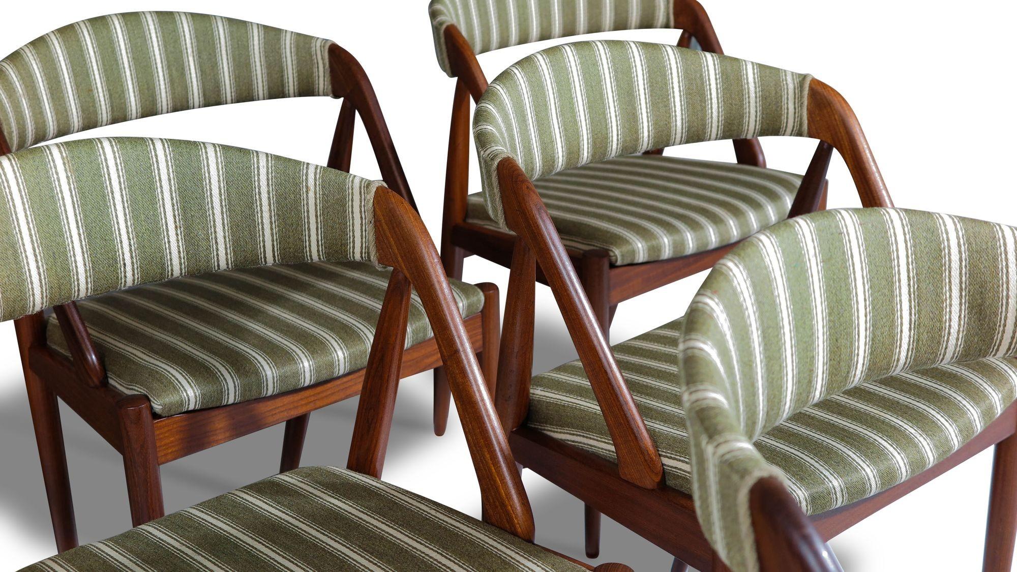 Danois Six chaises de salle à manger danoises Kai Kristiansen en laine rayée originale en vente