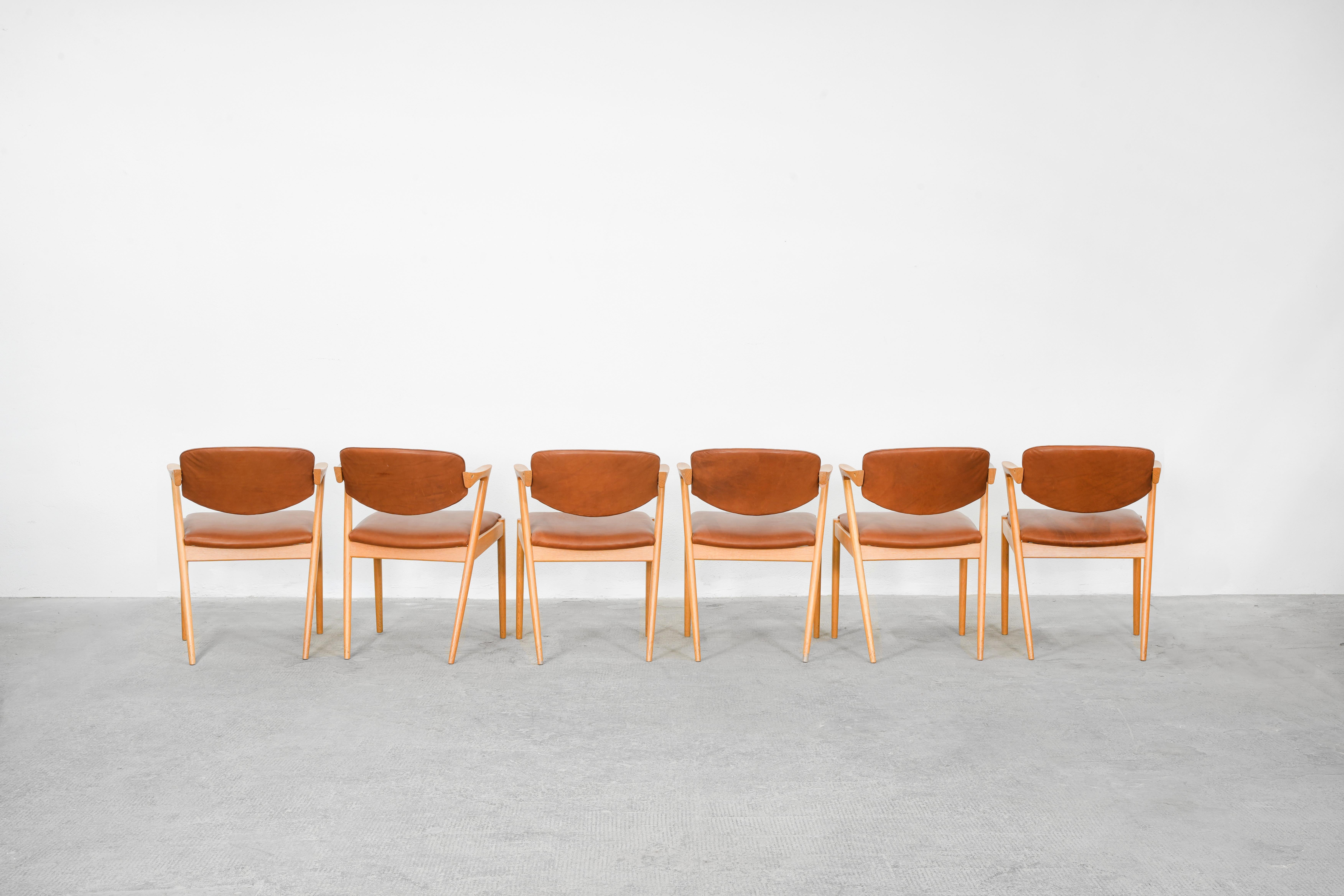 Danois Six chaises de salle à manger Kai Kristiansen en chêne, nouvelle tapisserie S. Andersen en vente