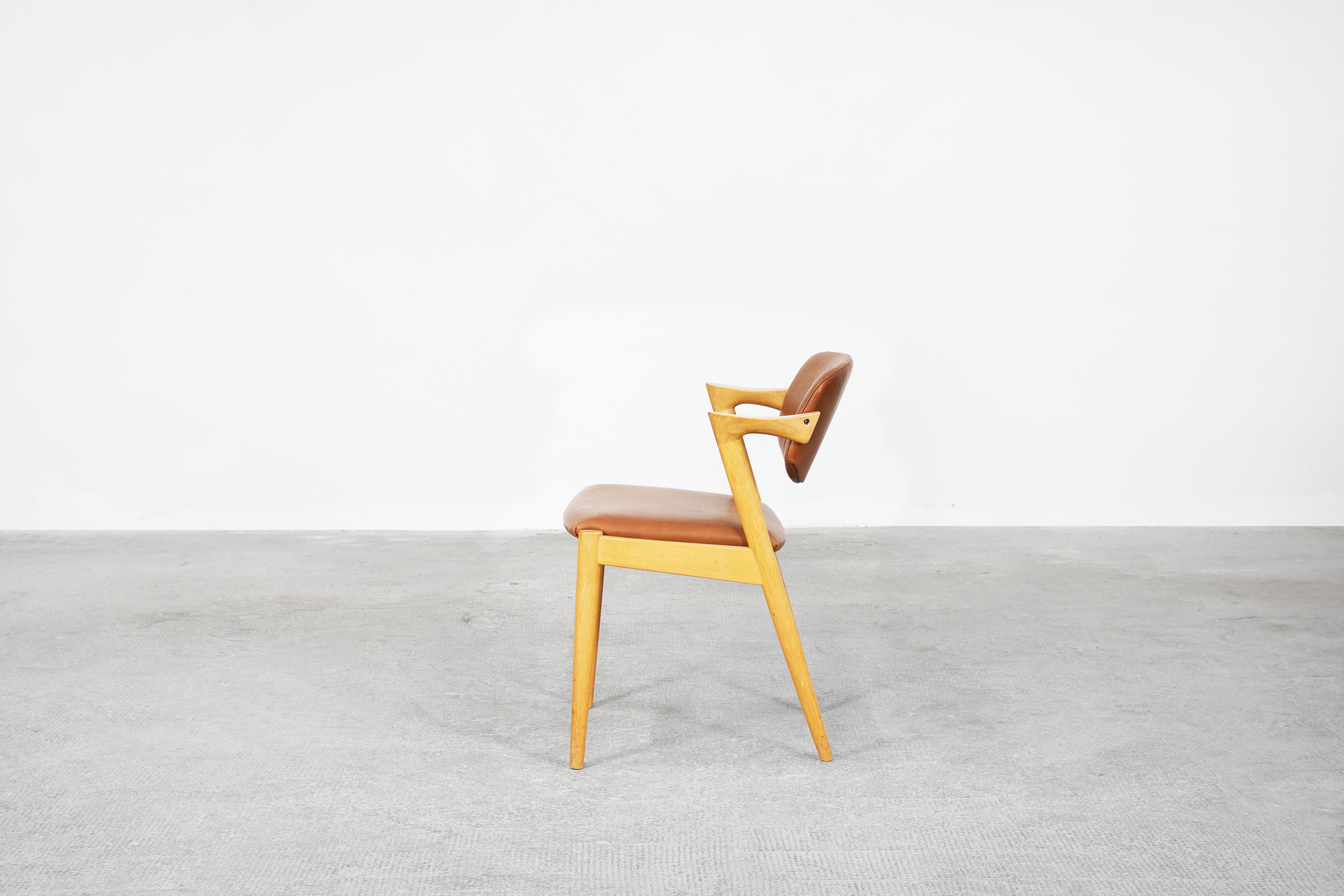Cuir Six chaises de salle à manger Kai Kristiansen en chêne, nouvelle tapisserie S. Andersen en vente