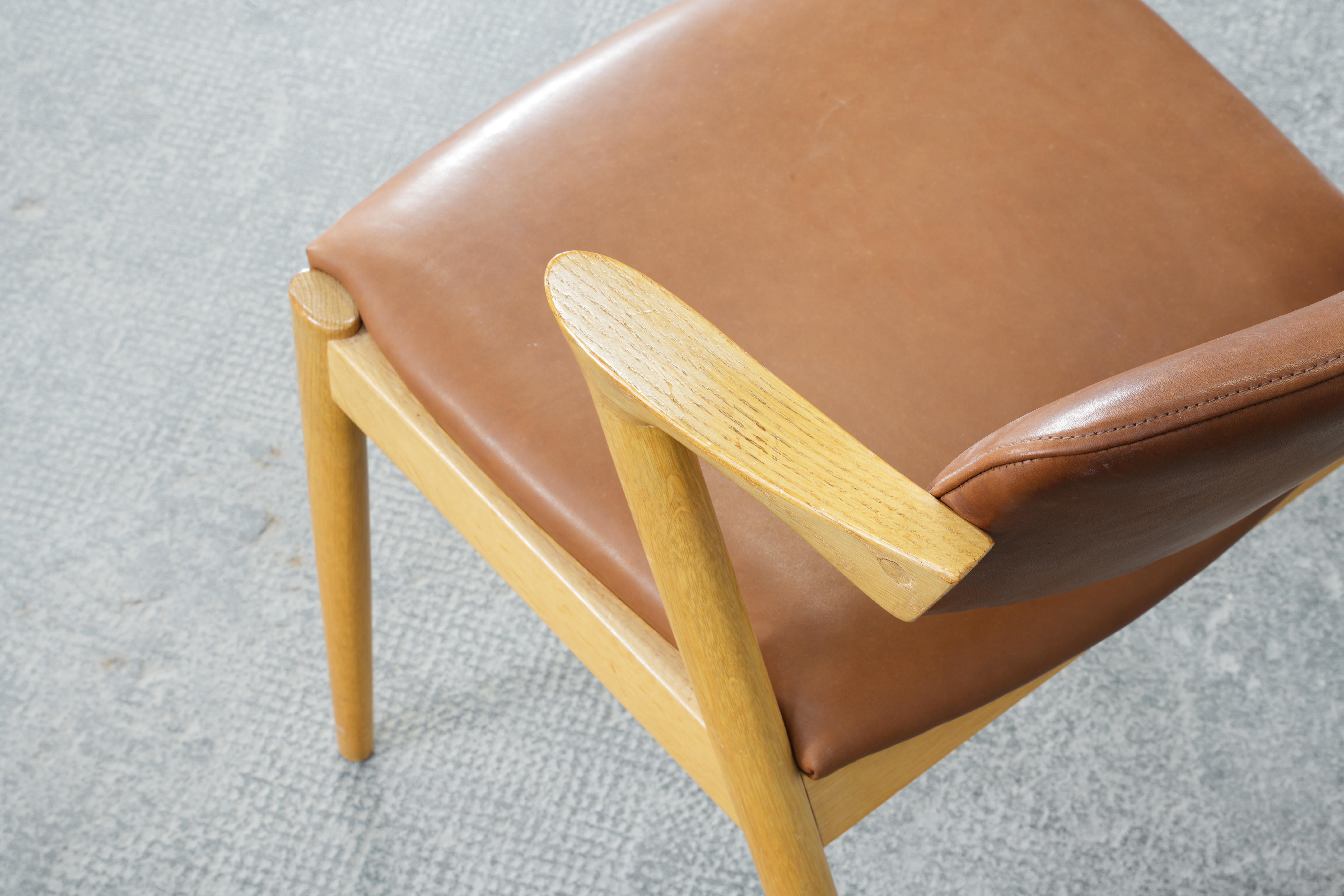 Six chaises de salle à manger Kai Kristiansen en chêne, nouvelle tapisserie S. Andersen en vente 3