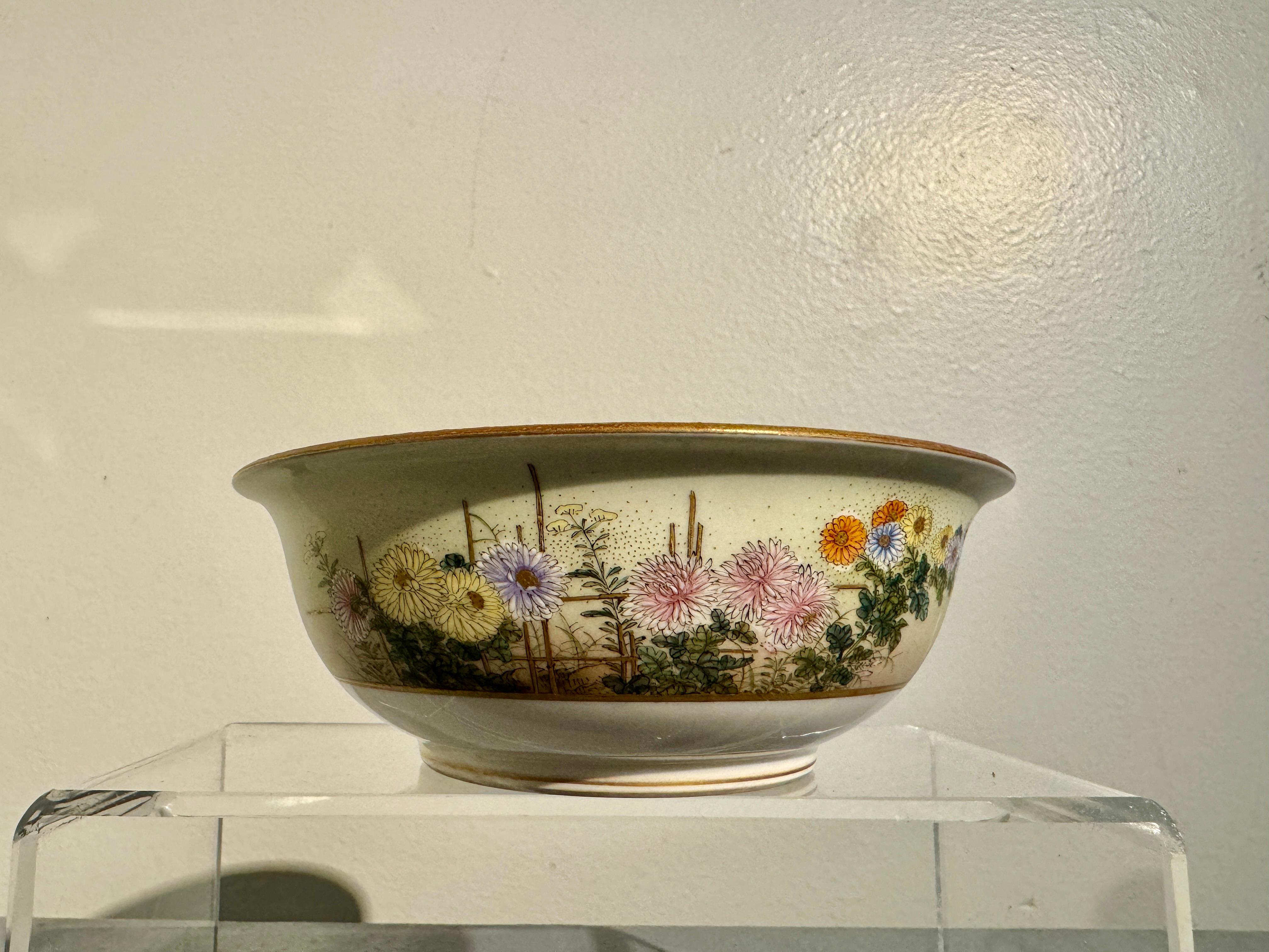 Six Kinkozan Bowls with Birds and Flowers of the Months, Meiji Period, Japan For Sale 5