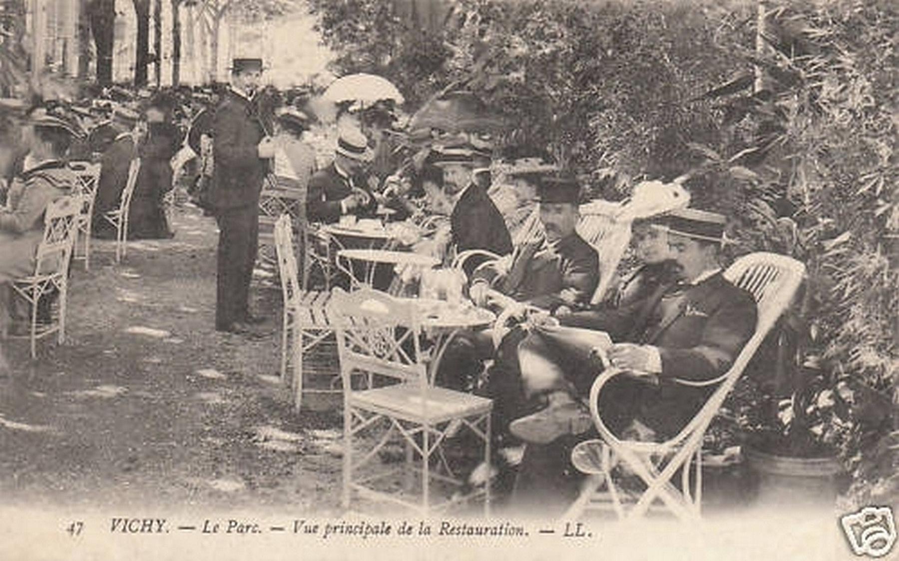 Six “La Restauration” garden chairs France, circa 1880 For Sale 3