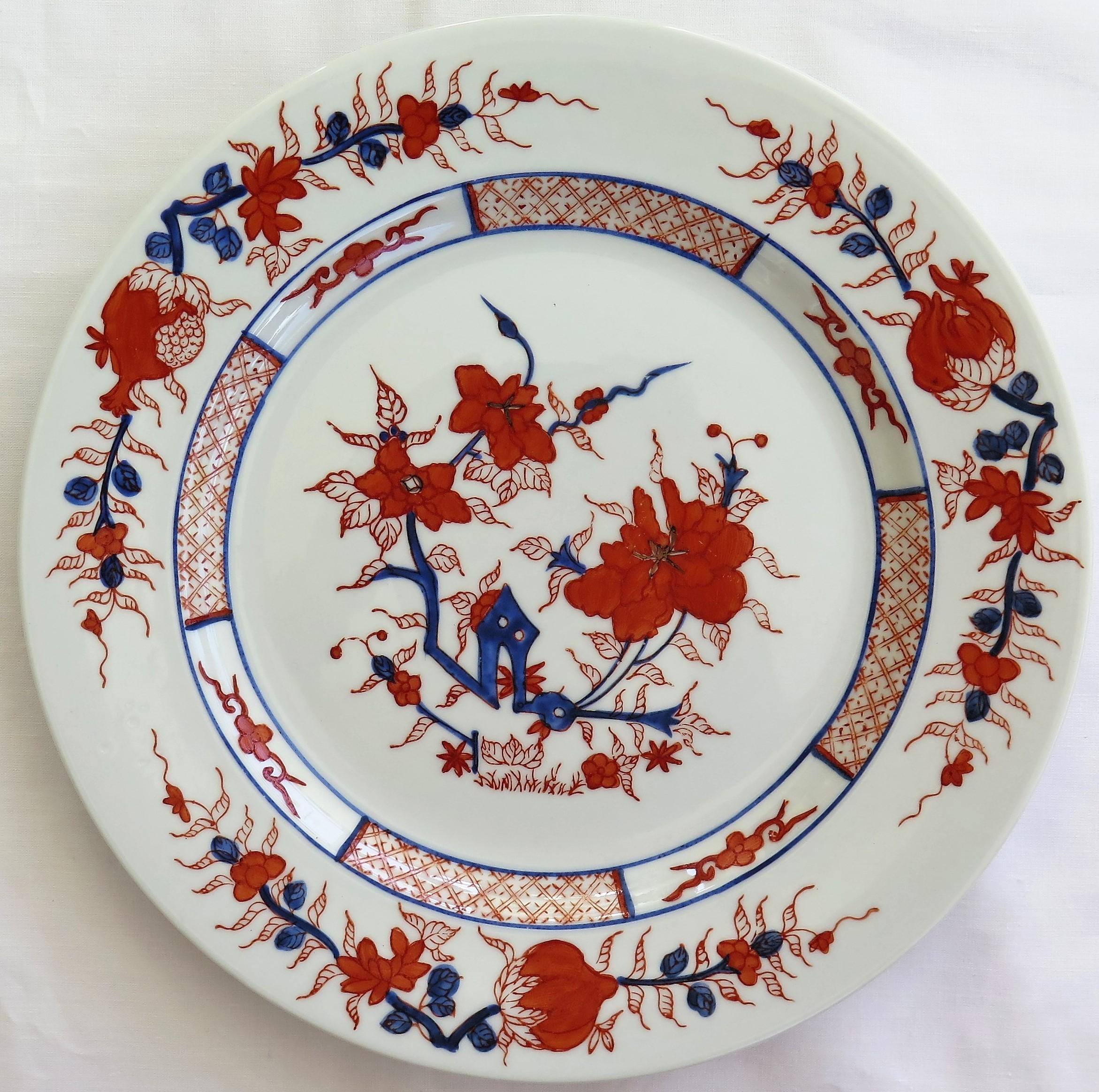 SIX Large Chinese Export Dinner Plates Porcelain hand painted, Mid-20th Century In Good Condition In Lincoln, Lincolnshire