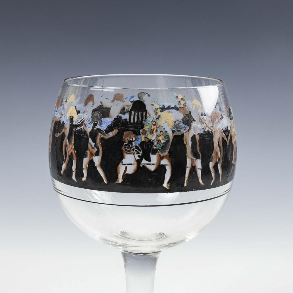 A set of six stunning Italian large Vetri Della Arte Vedar cocktail glasses.

Enameled with a continuous frieze of putti in the Renaissance style from the Art Deco period.

Signed, circa 1925.

 