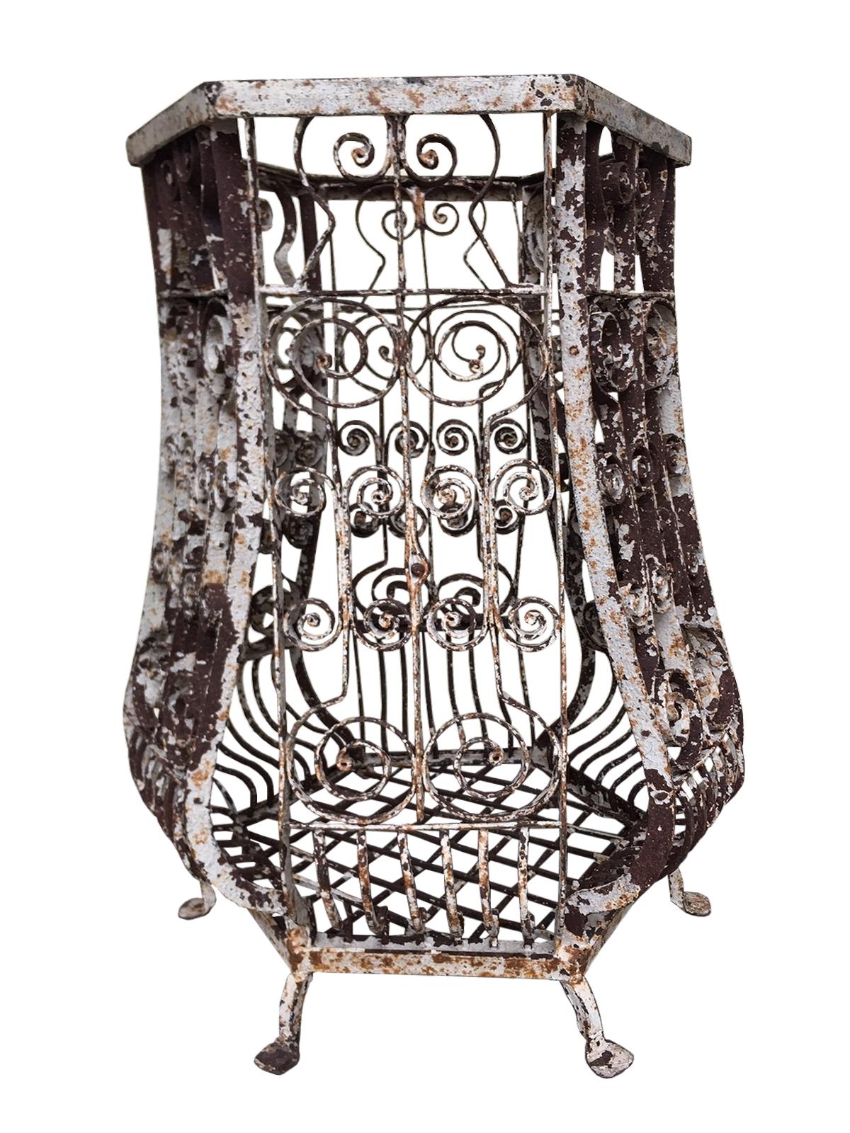 Six Large Wrought Iron Planters, France, circa 1880 In Good Condition In Paris, FR