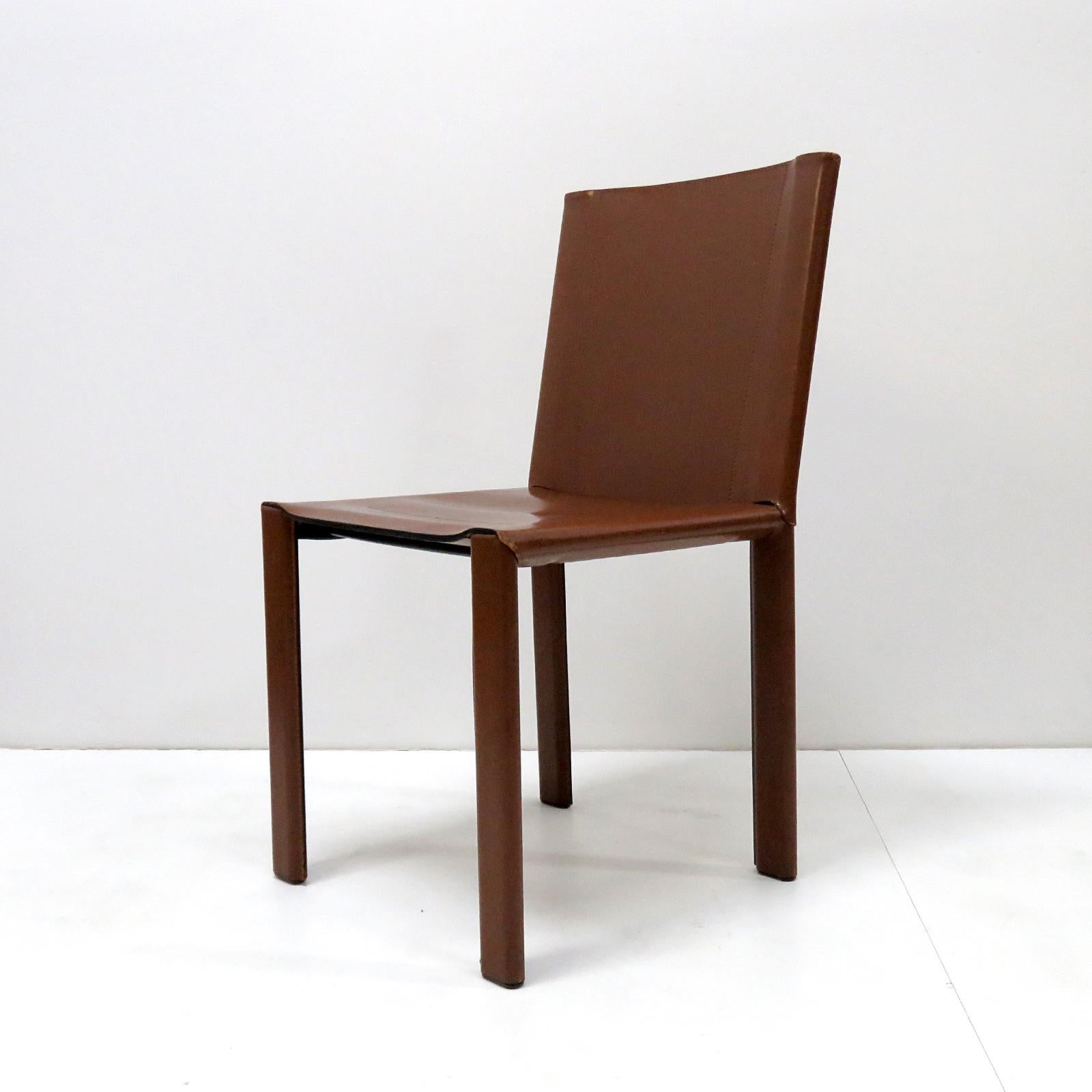 italien Six chaises à manger en cuir 