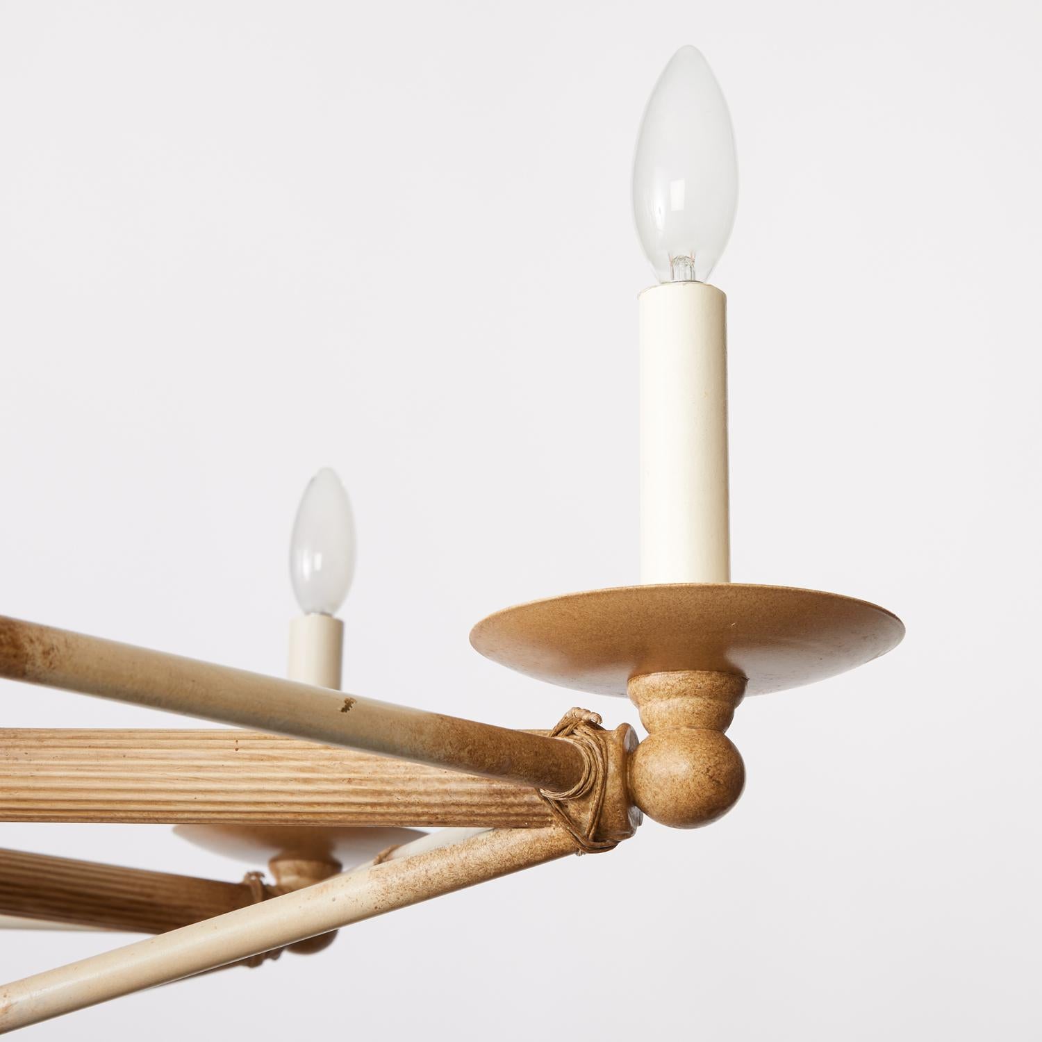 Moderne Lustre à six lumières en bambou brulé, peint à la main en faux bambou en vente