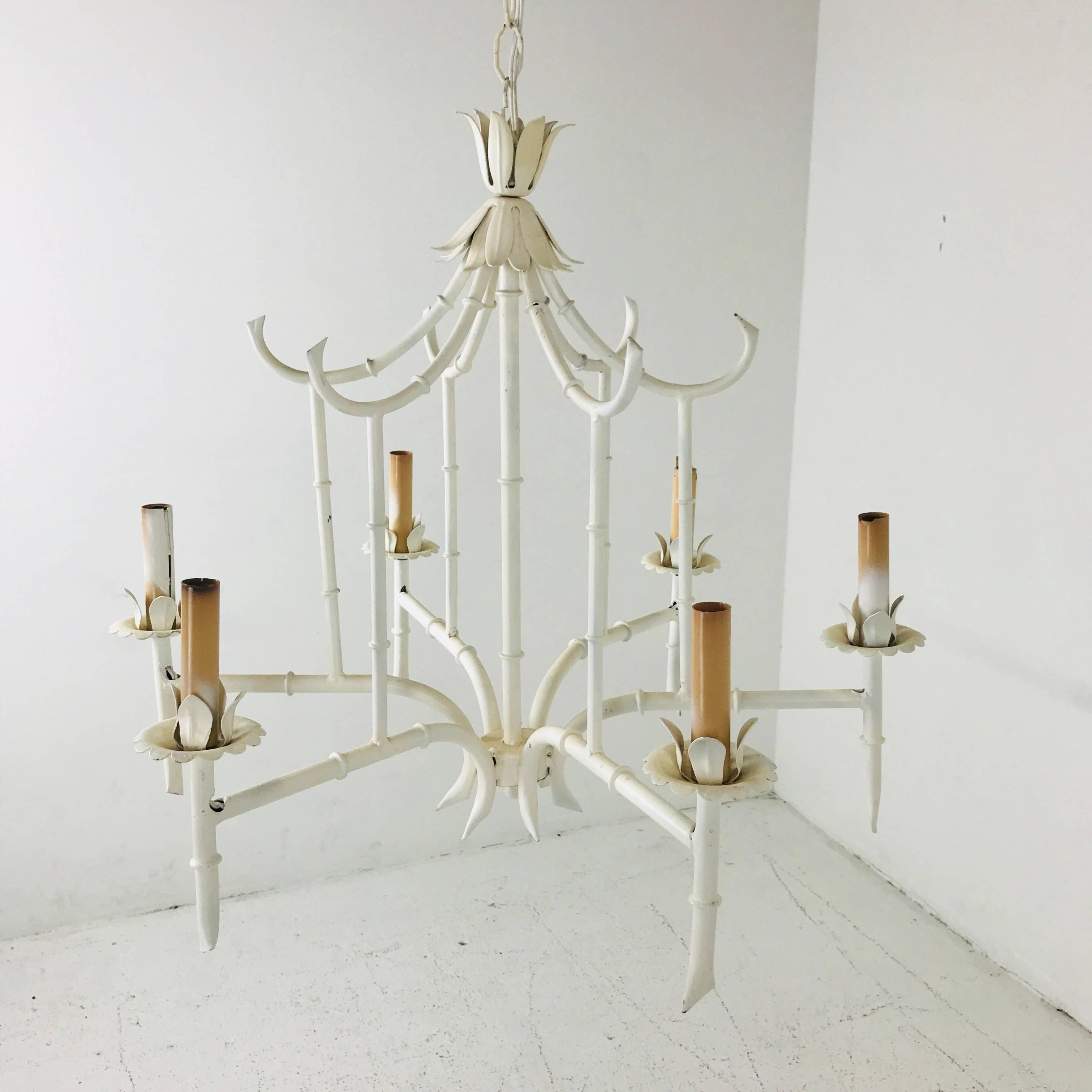 Six-light chinoiserie cage chandelier. In good vintage condition. Refinishing is recommended.

Dimensions:
25.5
