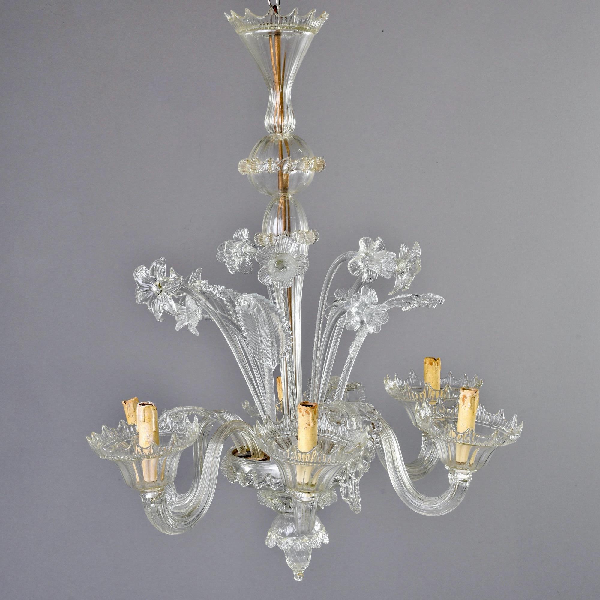 Six-Light Clear Venetian Glass Daffodil Chandelier In Good Condition In Troy, MI