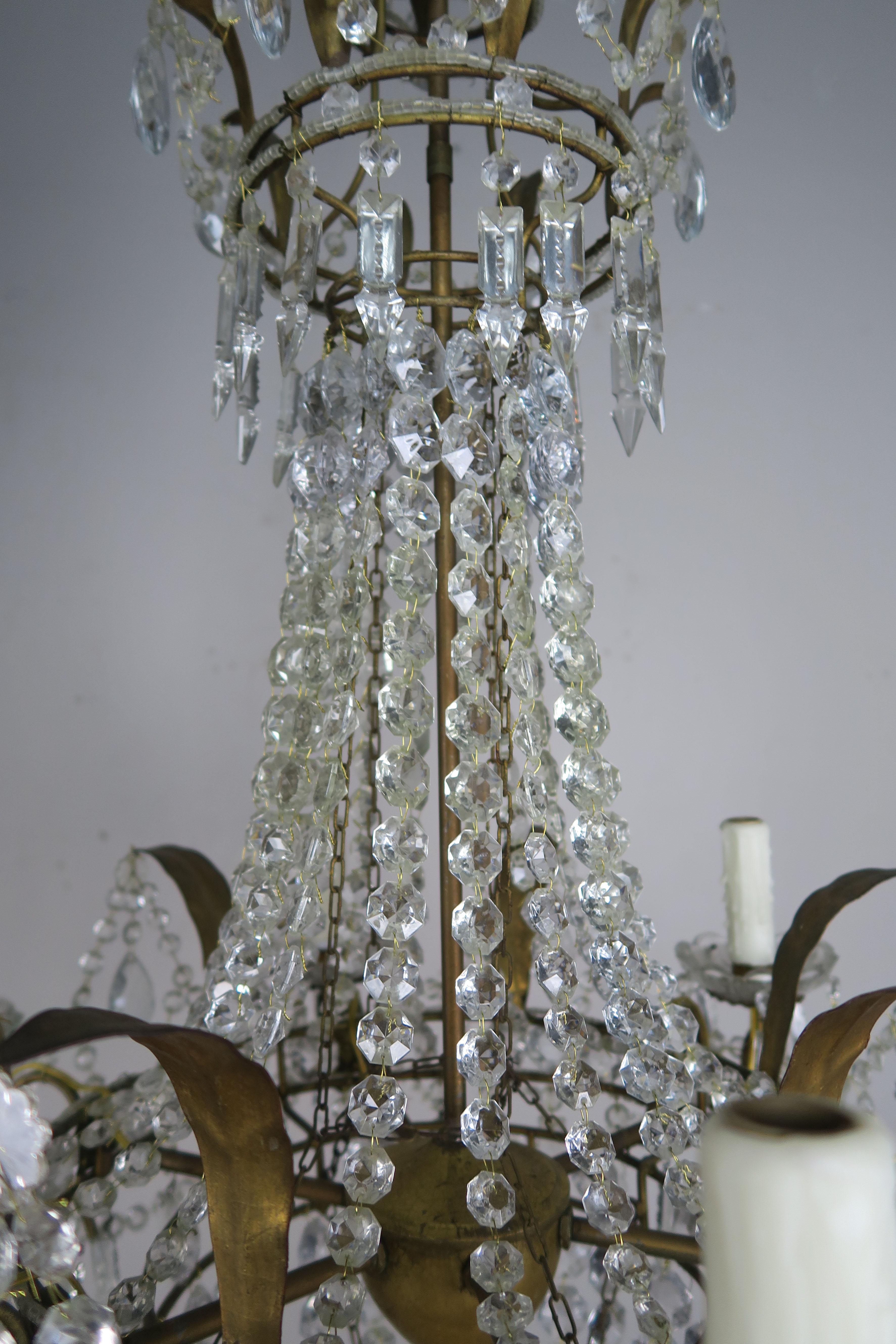 Cristal Lustre français à six lumières en métal doré et perles de cristal, c. 1900 en vente
