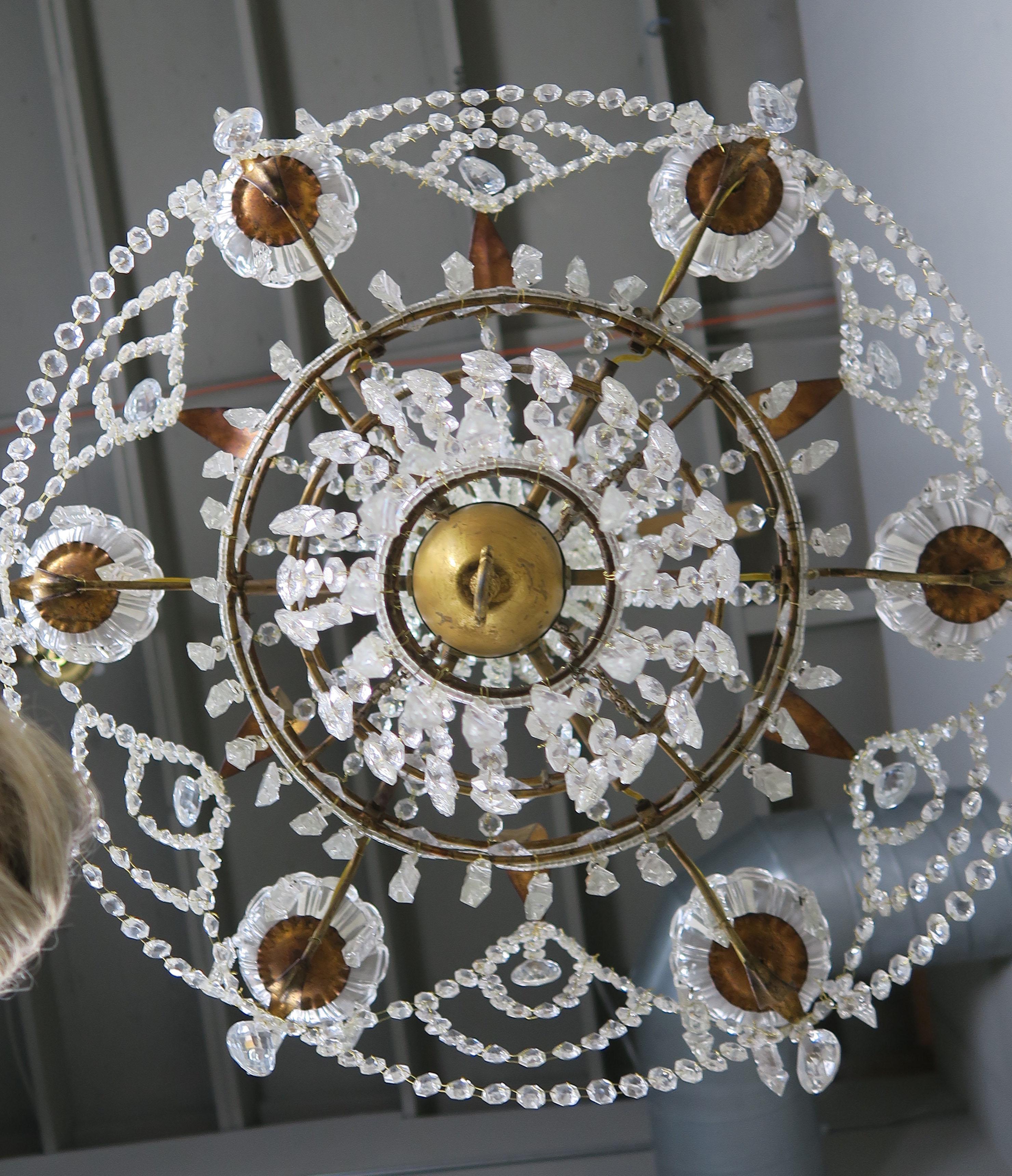 Lustre français à six lumières en métal doré et perles de cristal, c. 1900 en vente 1