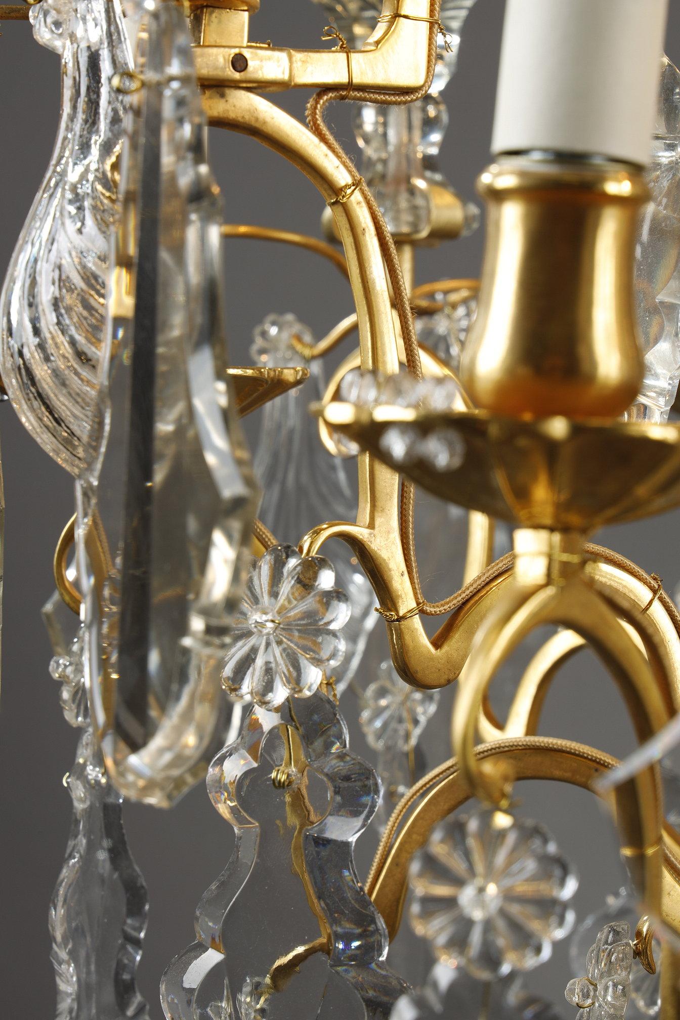 Sechsflammiger Käfig-Kronleuchter aus vergoldeter Bronze mit geschliffenen Kristall-Anhängern und Taggers im Angebot 12