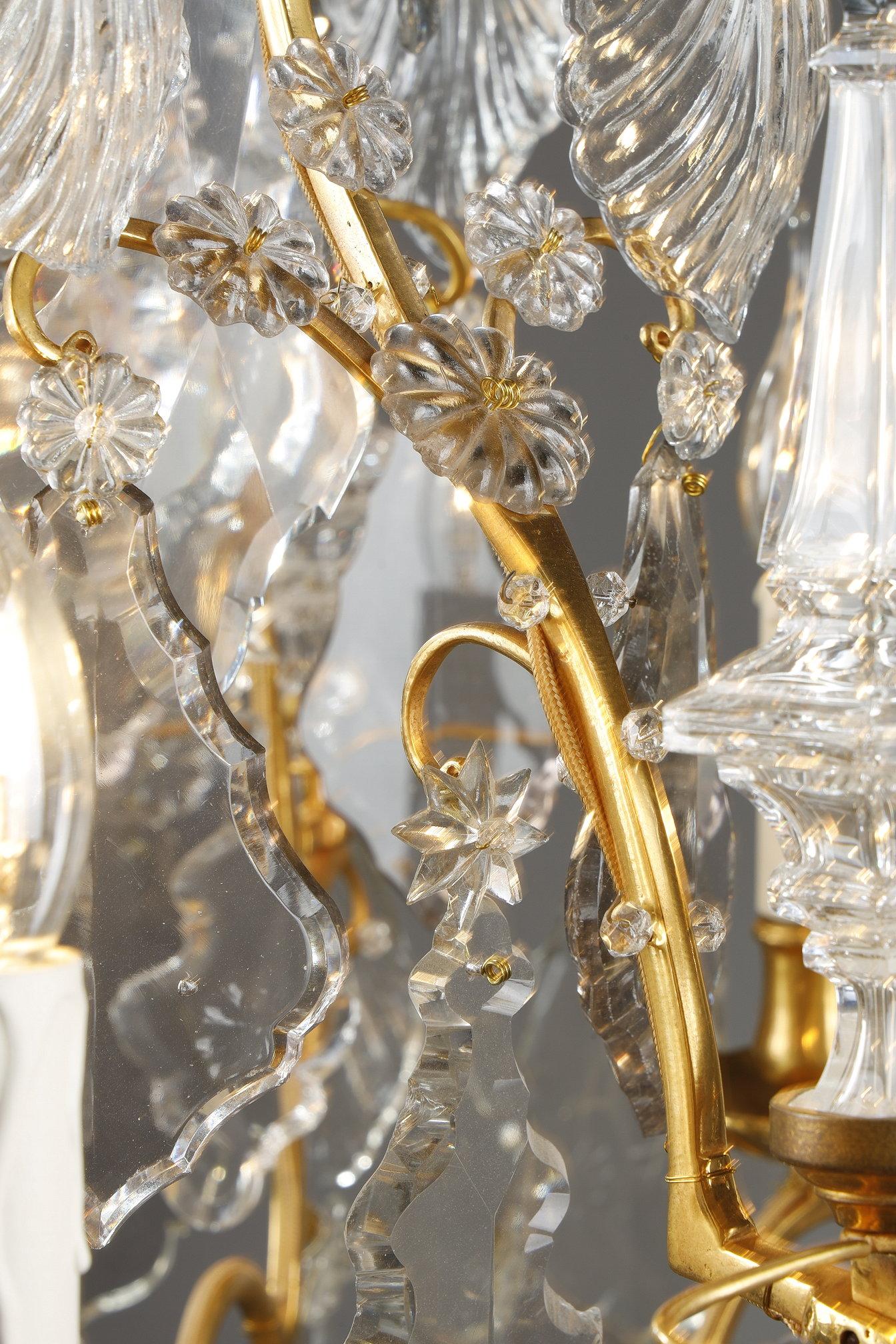 Sechsflammiger Käfig-Kronleuchter aus vergoldeter Bronze mit geschliffenen Kristall-Anhängern und Taggers im Angebot 13