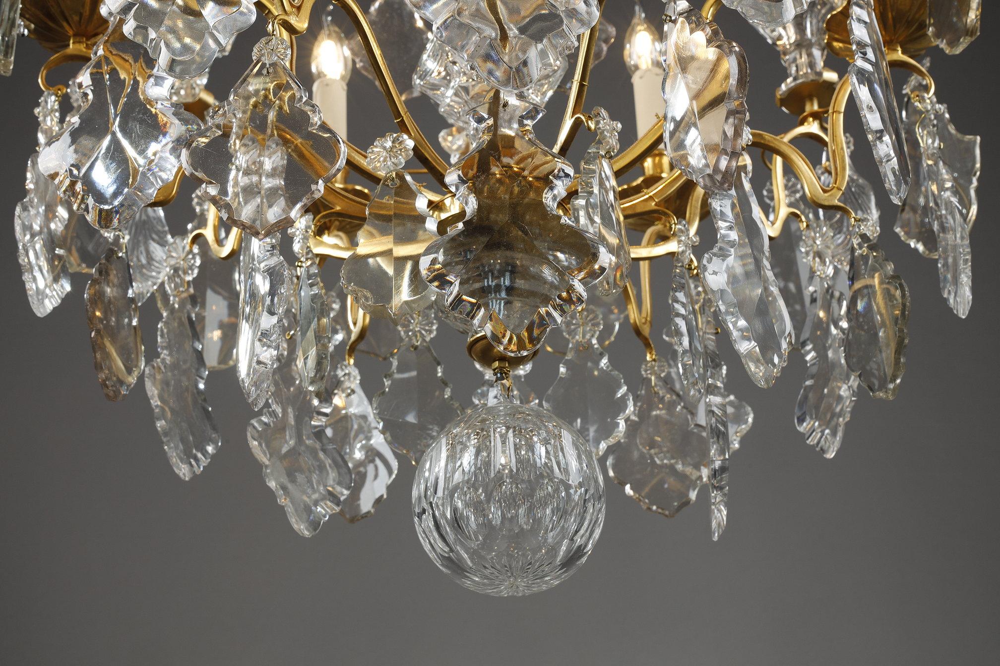 Late 19th Century Six-light gilt bronze cage Chandelier with cut crystal pendants and daggers For Sale