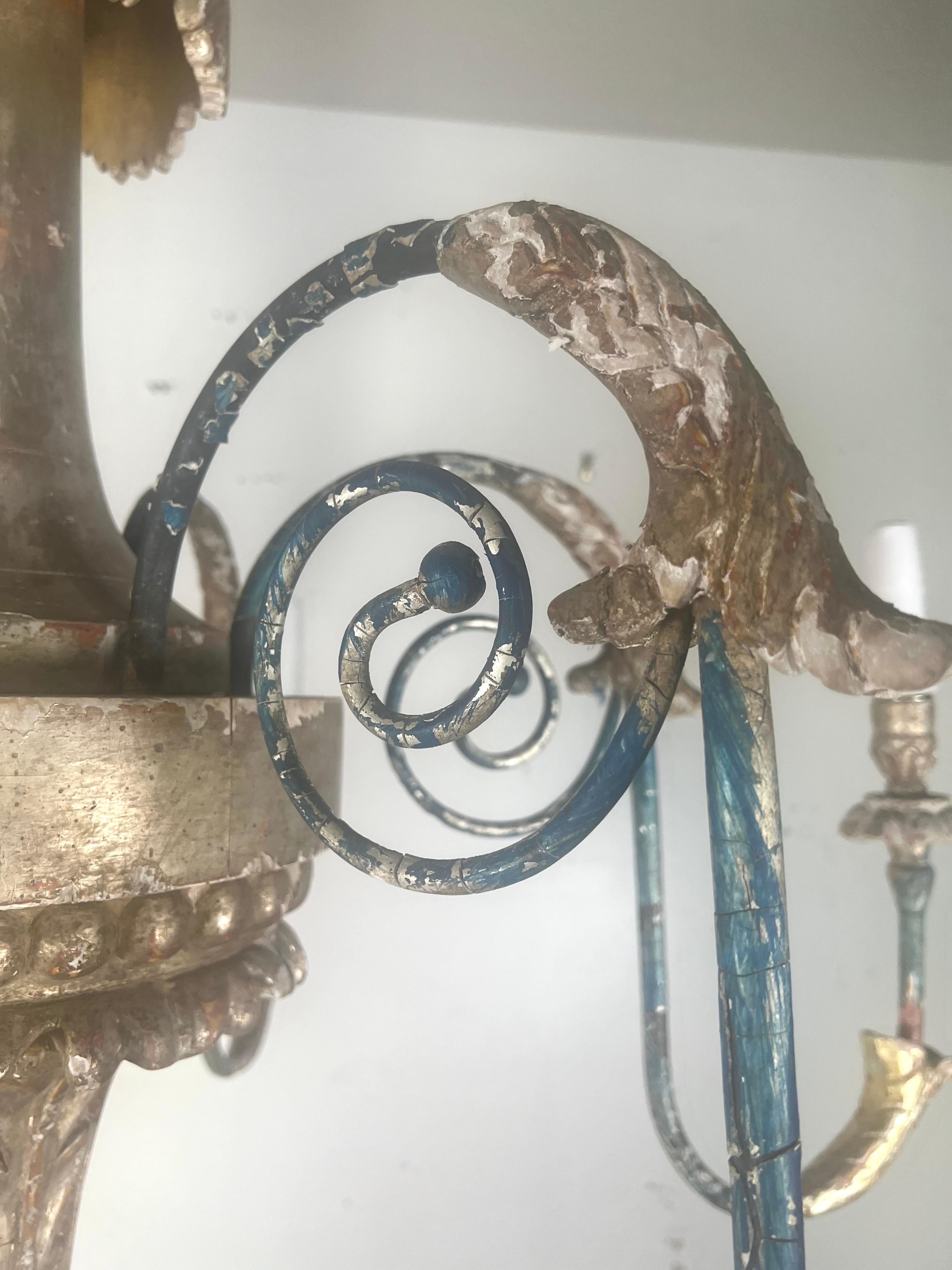 XX secolo Lampadario a sei luci in legno argentato in stile italiano in vendita